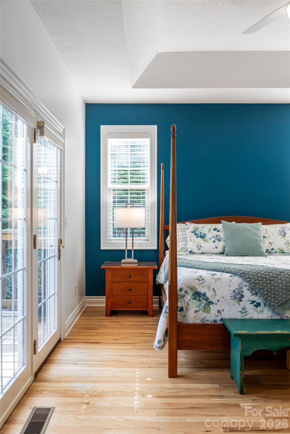 305 Woodview Court - Photo 24