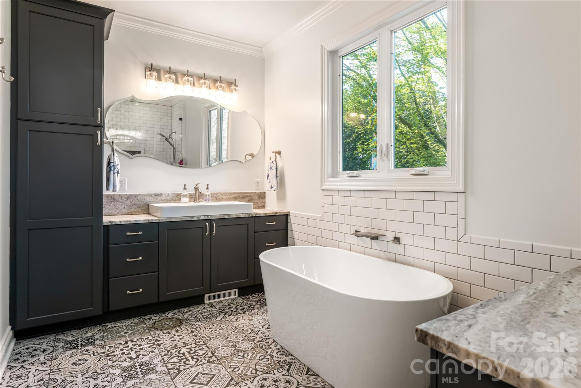 305 Woodview Court - Photo 25