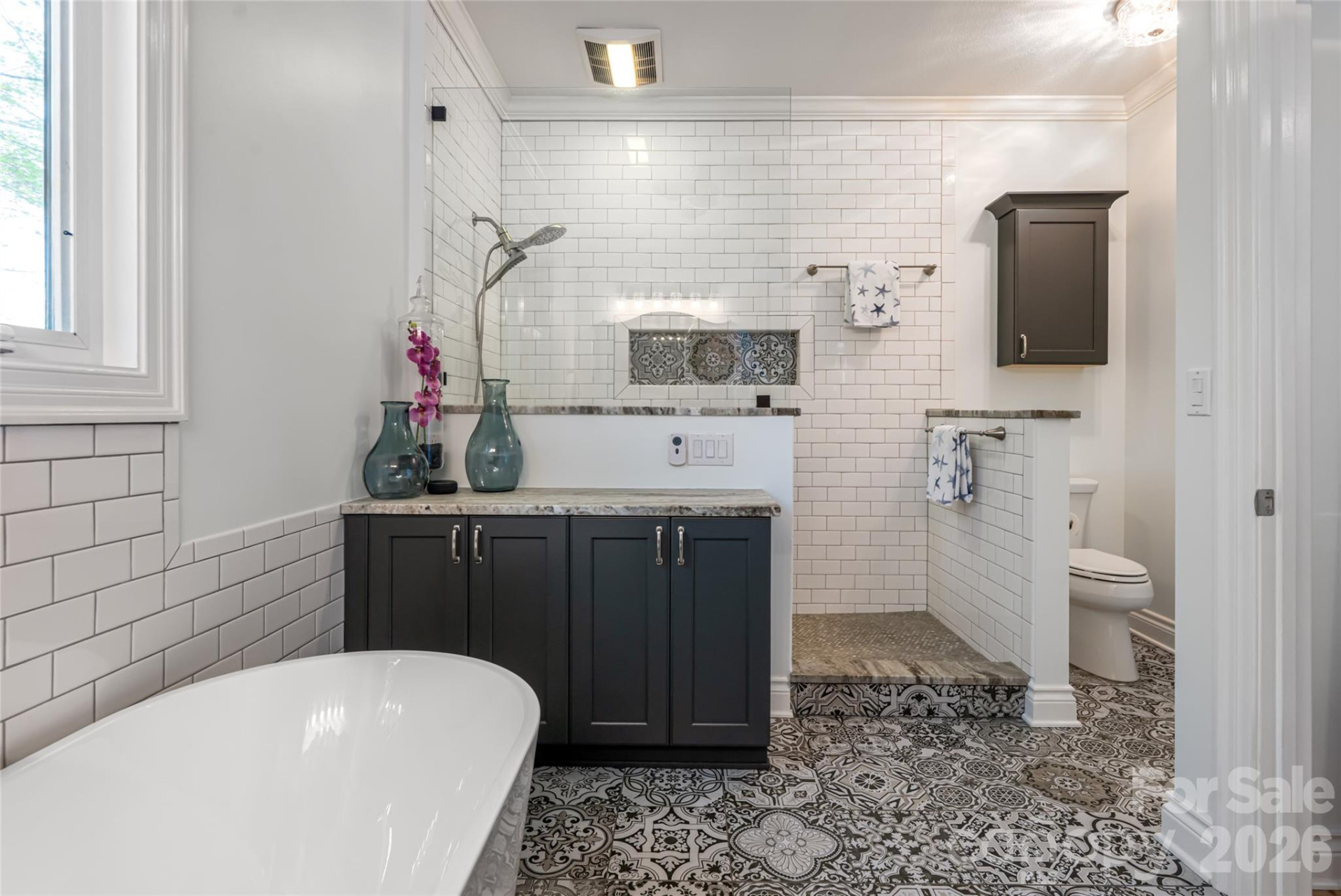 305 Woodview Court - Photo 26