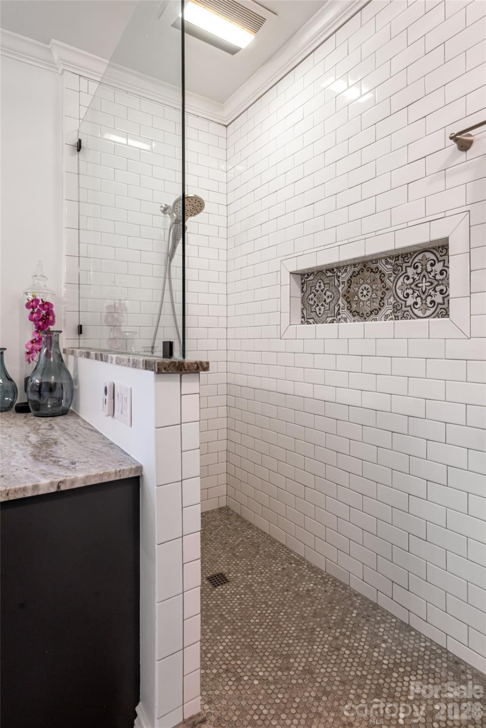 305 Woodview Court - Photo 27