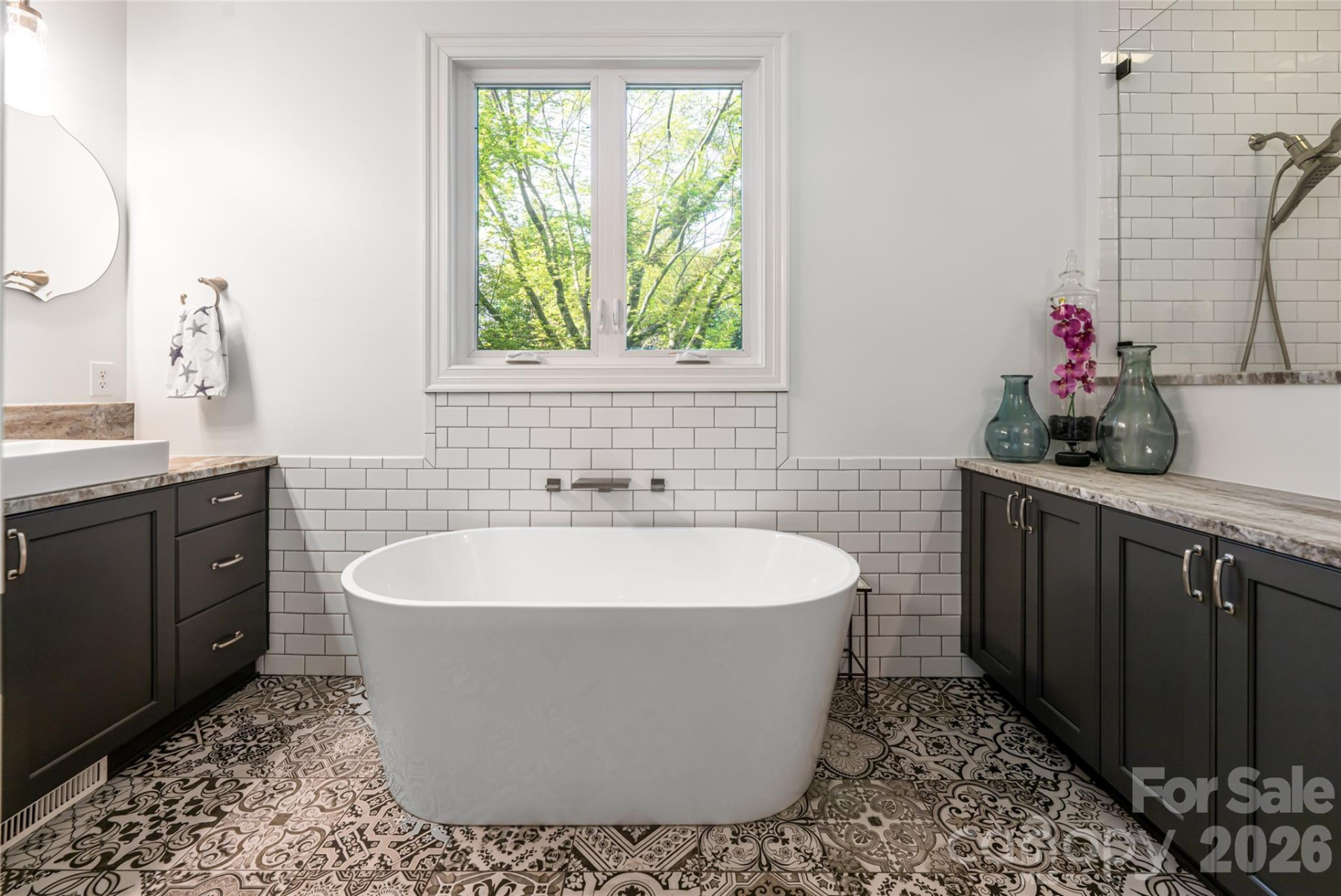 305 Woodview Court - Photo 28