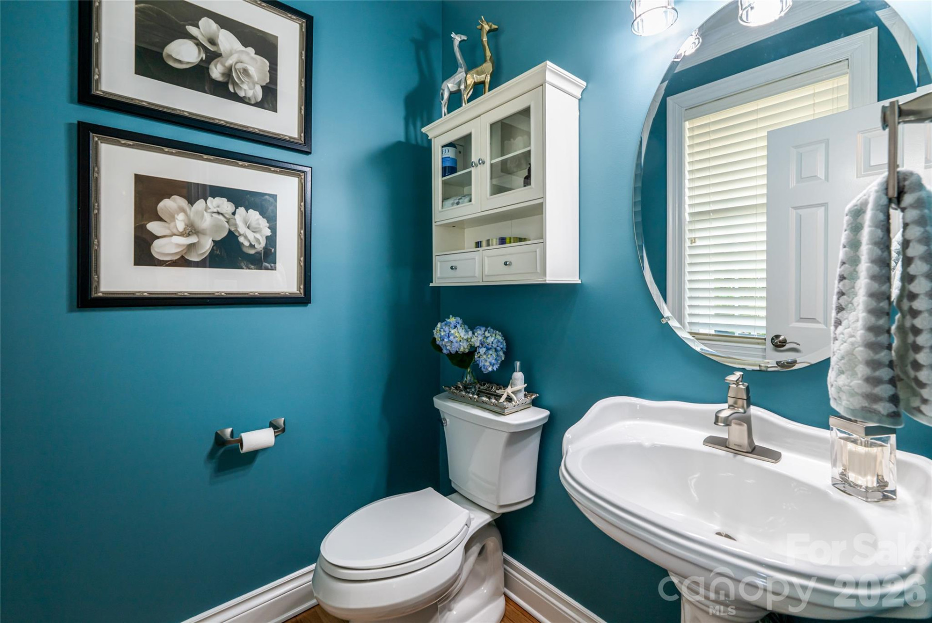 305 Woodview Court - Photo 32