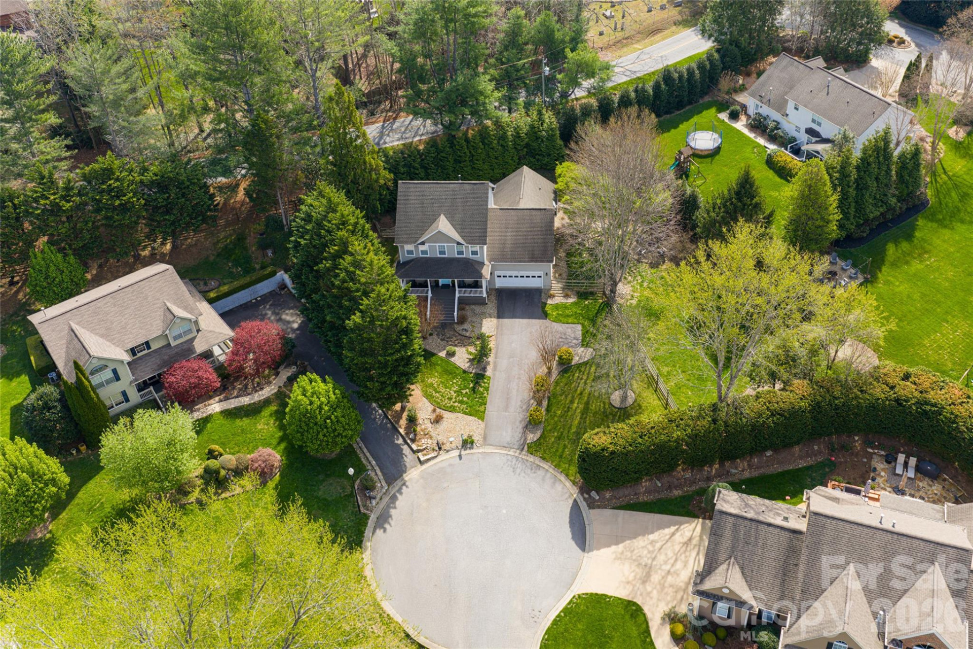 305 Woodview Court - Photo 44