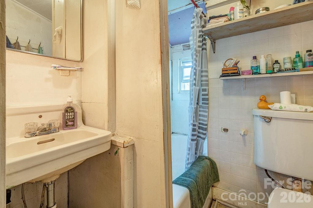 119 Fairfax Avenue - Photo 11