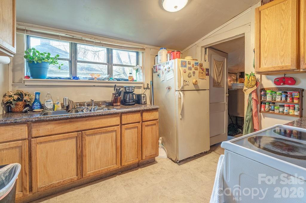 119 Fairfax Avenue - Photo 8