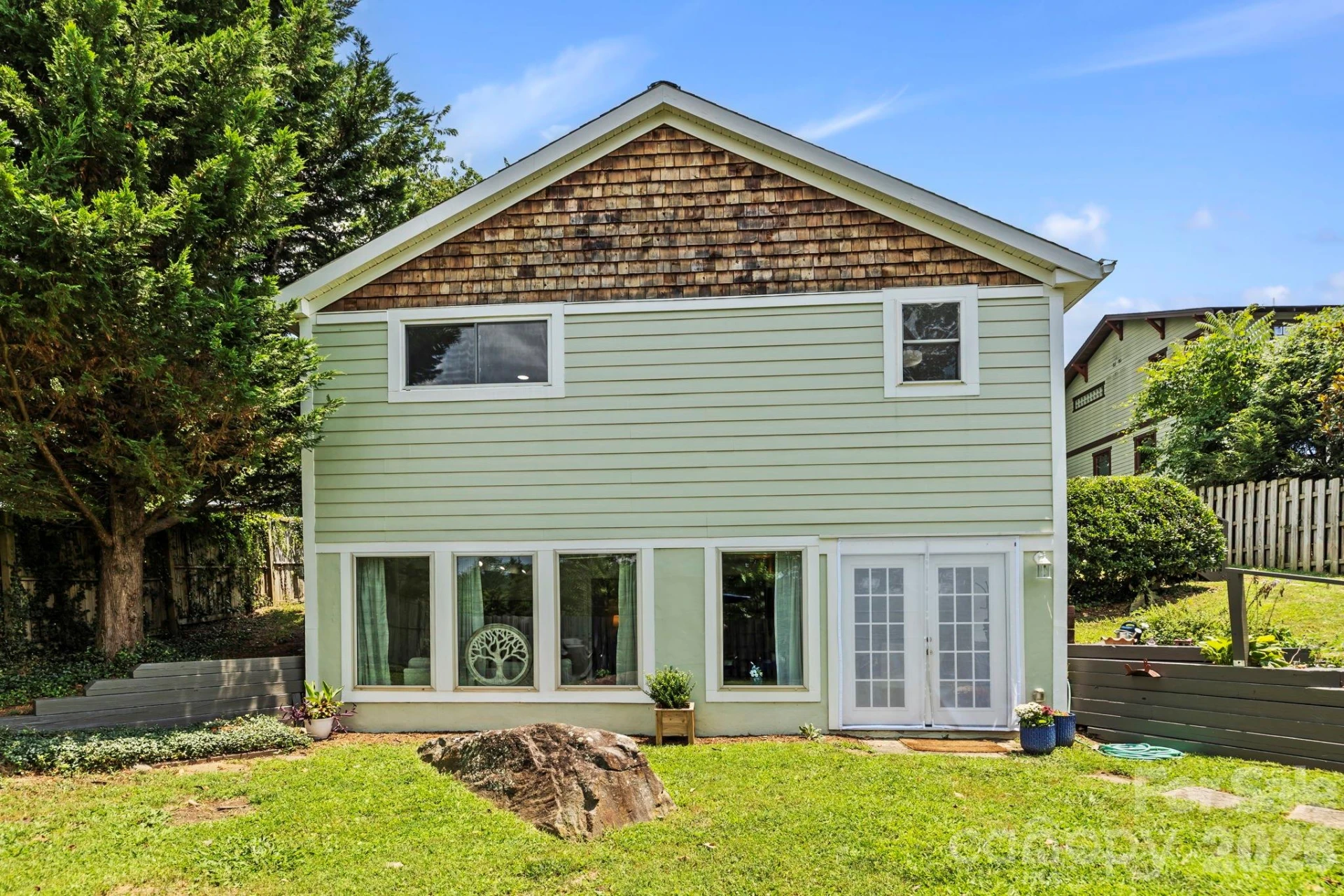 33 Madison Street - Photo 2