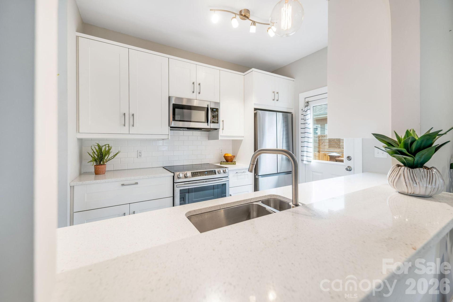 8 Lamar Avenue - Photo 14