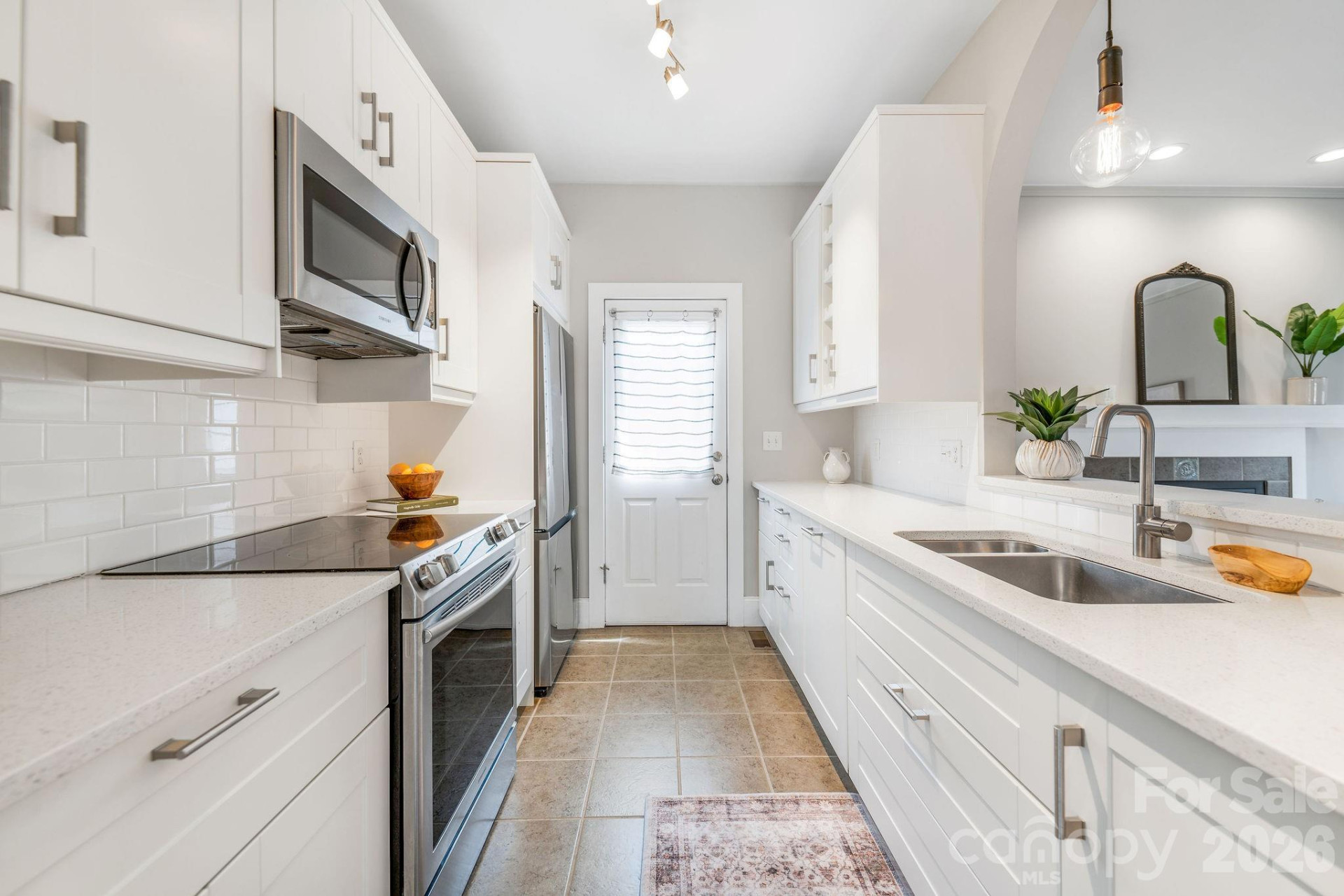 8 Lamar Avenue - Photo 16