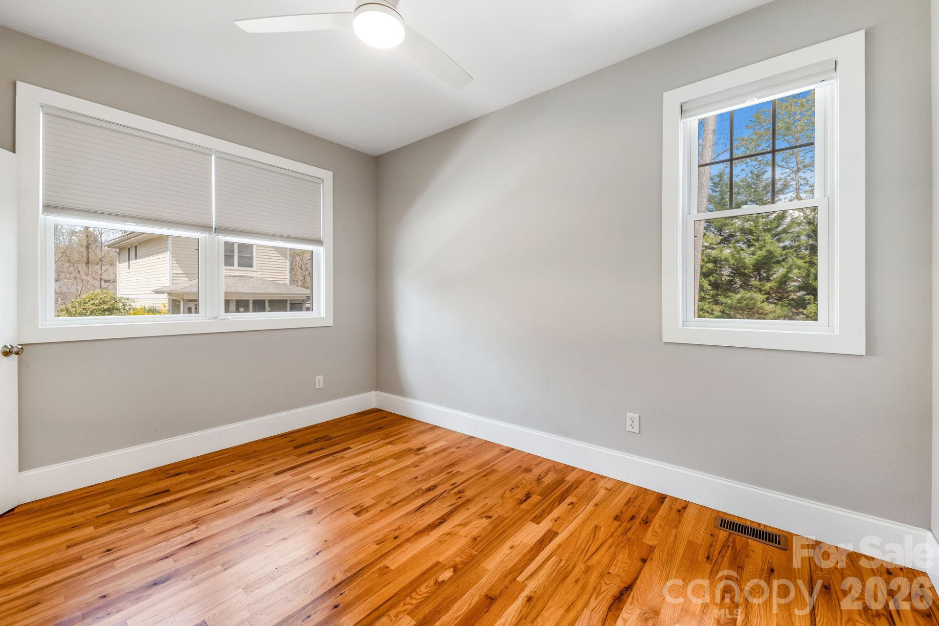 8 Lamar Avenue - Photo 33