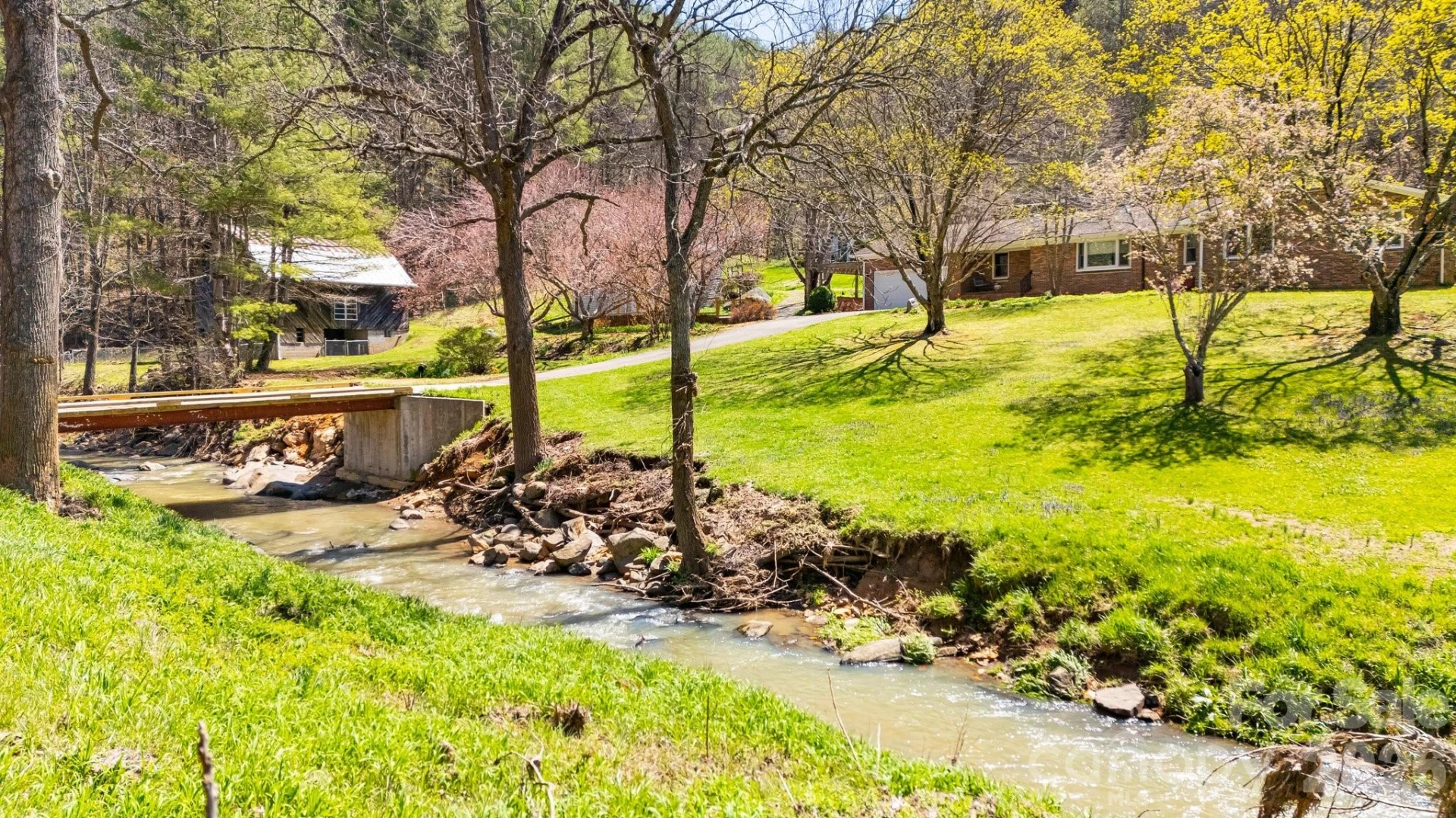 6334 Jacks Creek Road - Photo 3