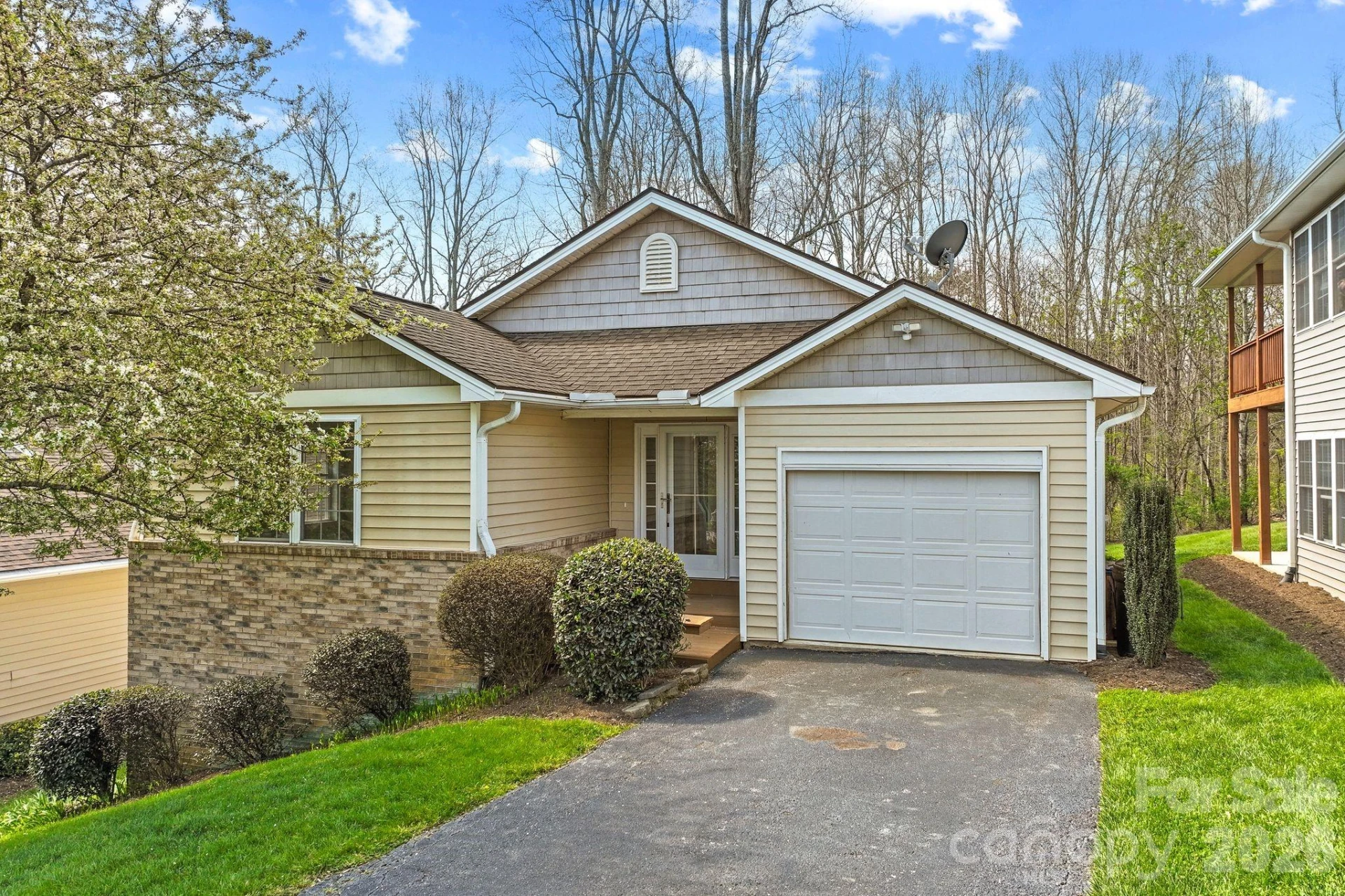 73 Creeks End Circle