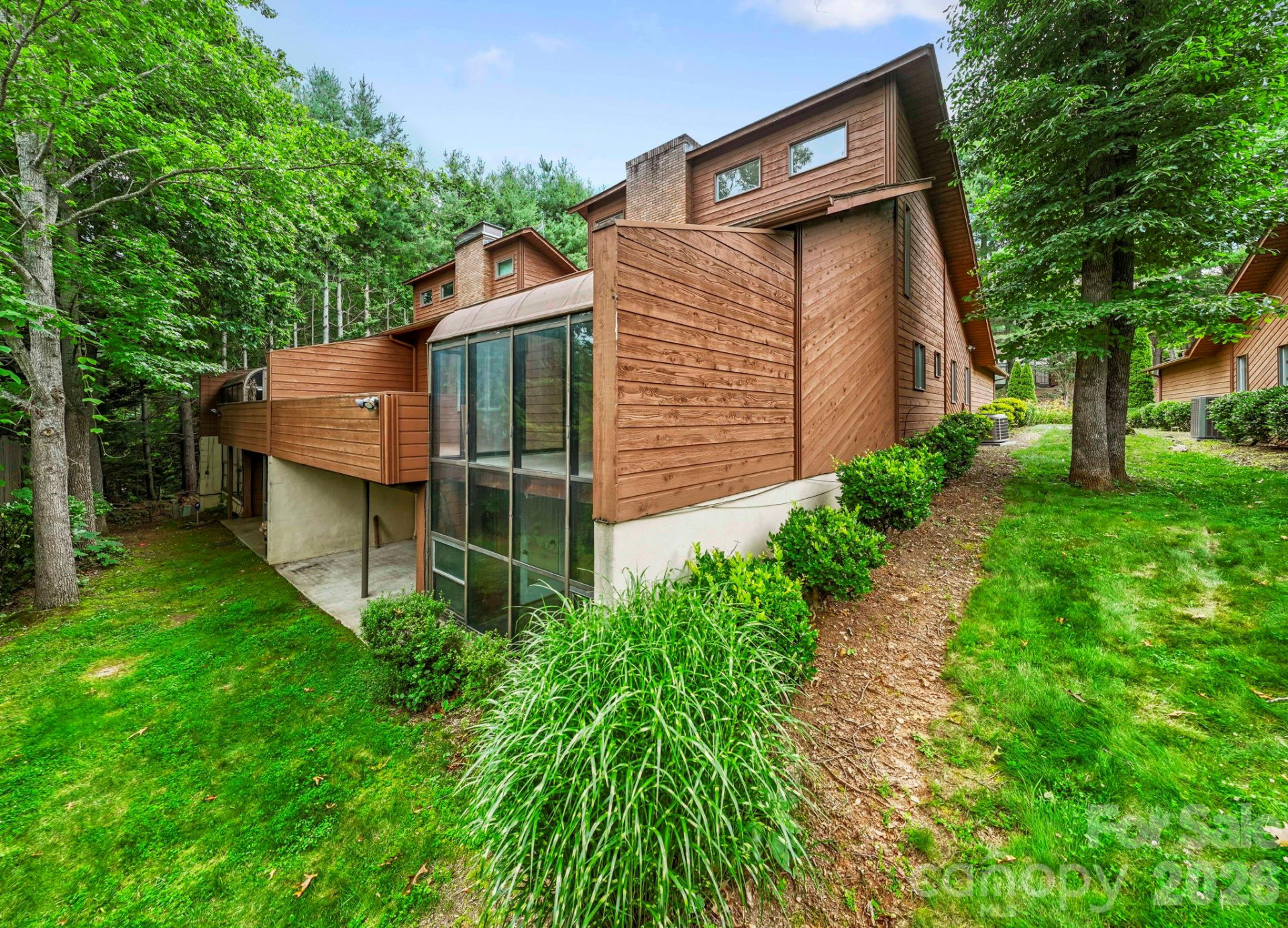 204 Woodfield Drive - Photo 3