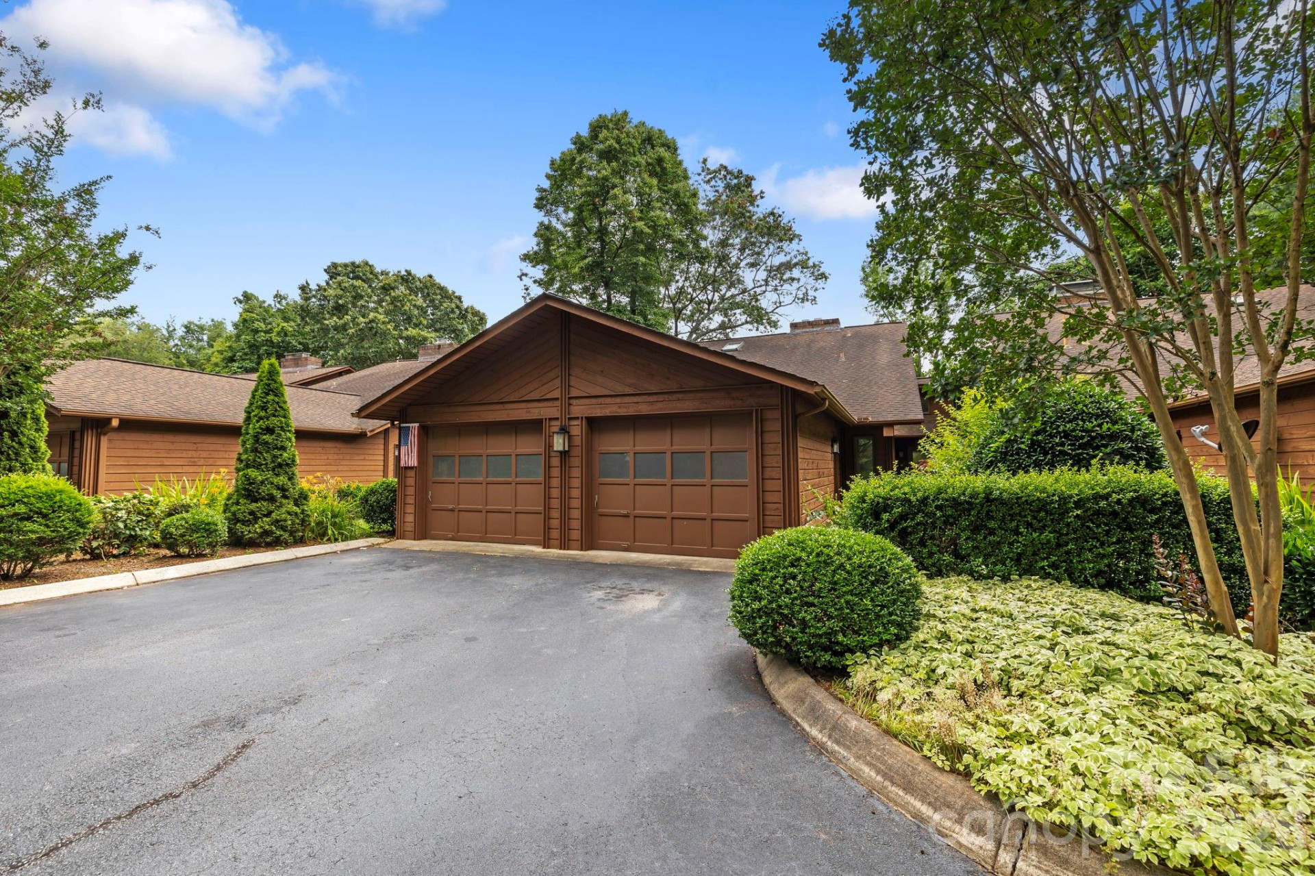 204 Woodfield Drive - Photo 4