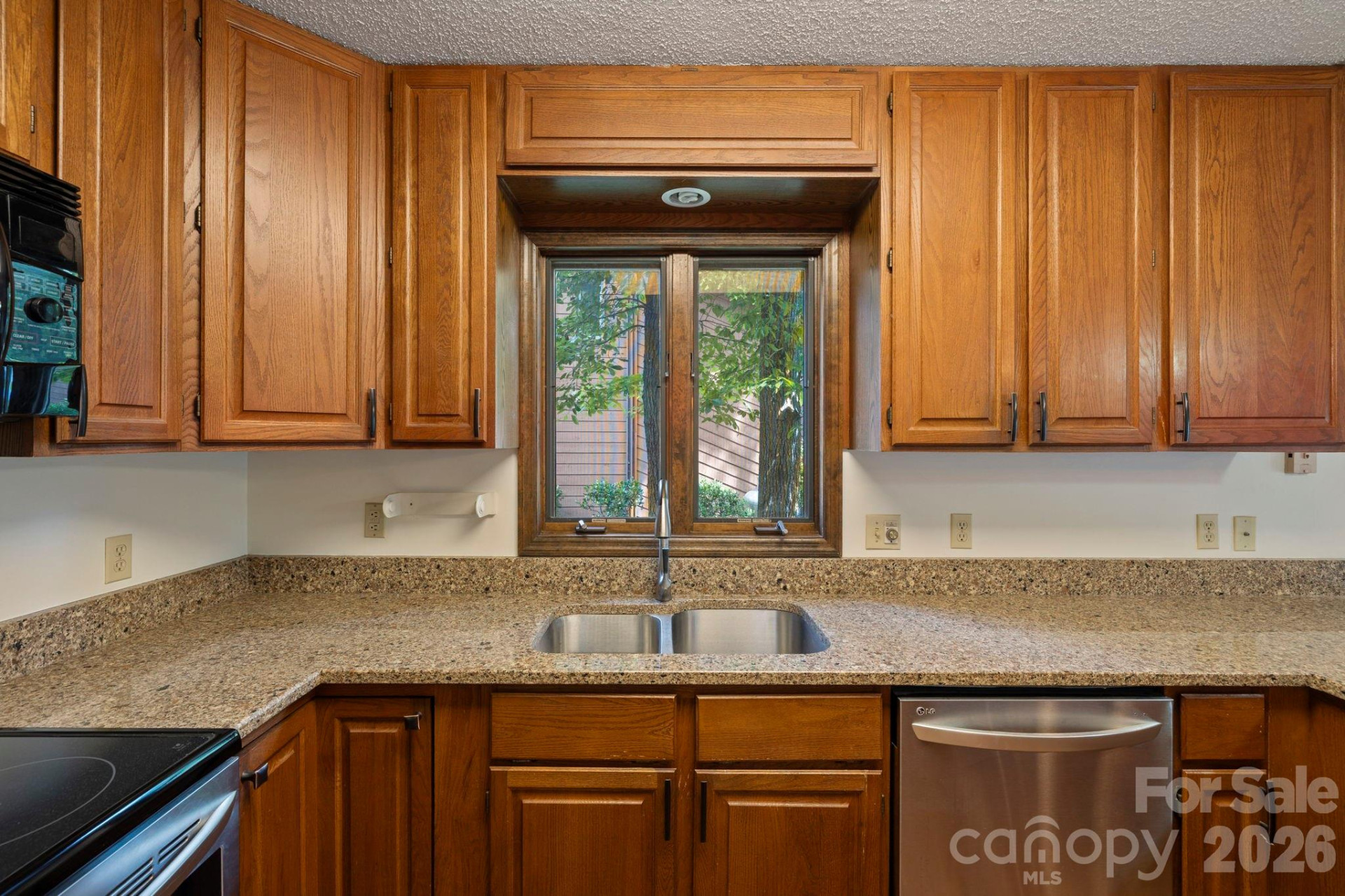 204 Woodfield Drive - Photo 10