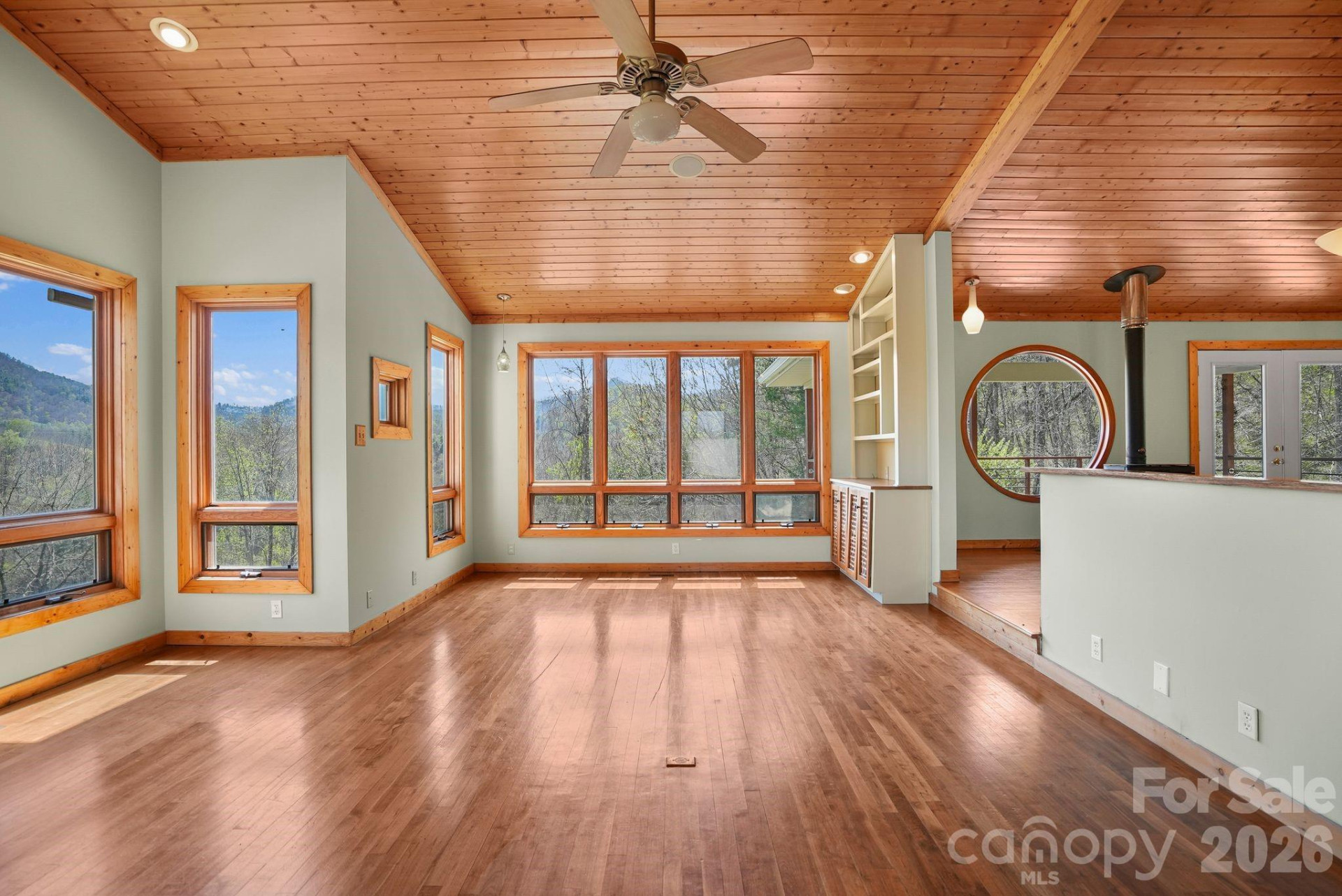 310 Burr Ridge - Photo 10