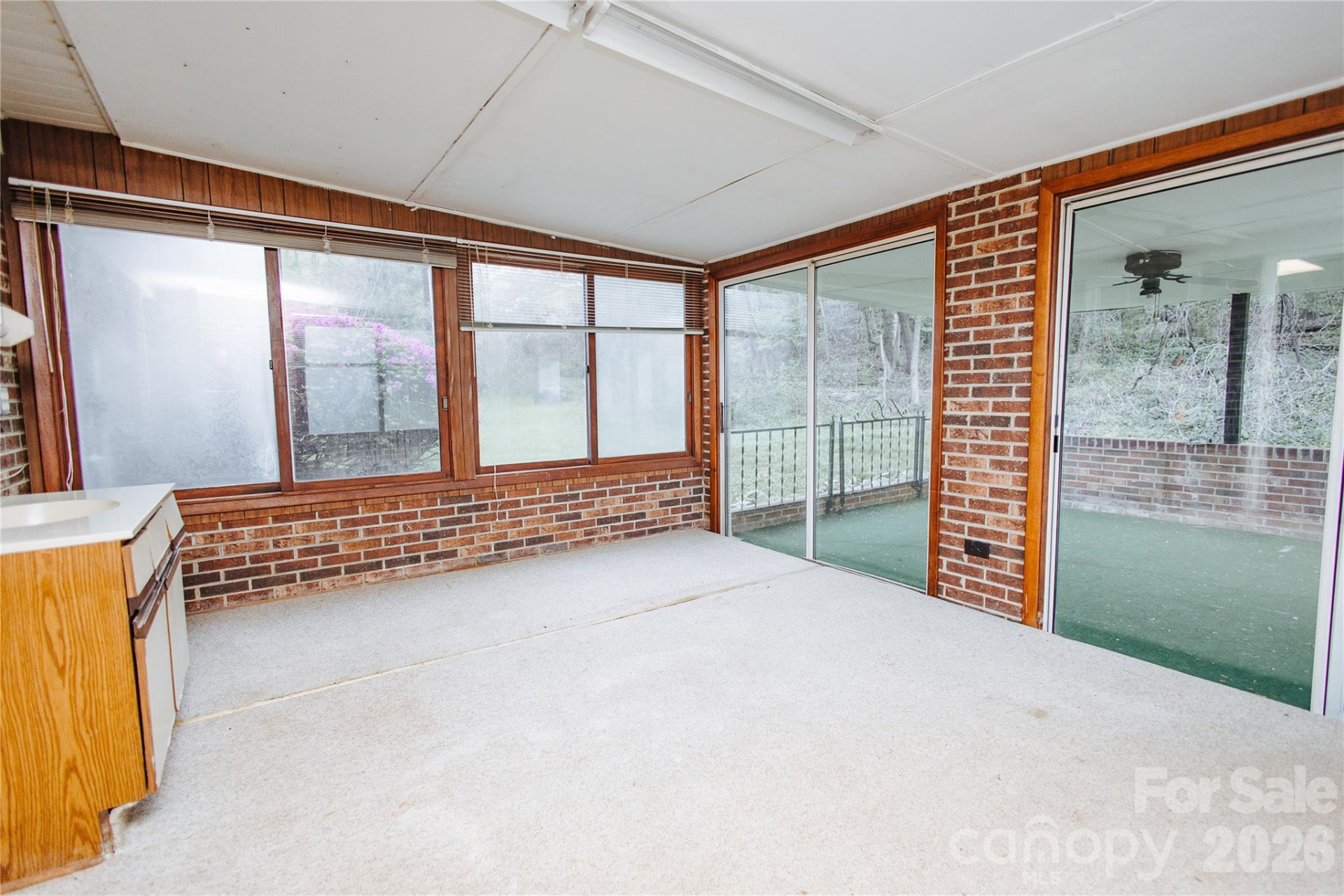 205 Bond Street - Photo 24