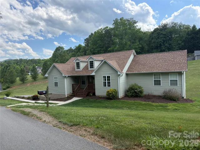 77 Sherry Lane