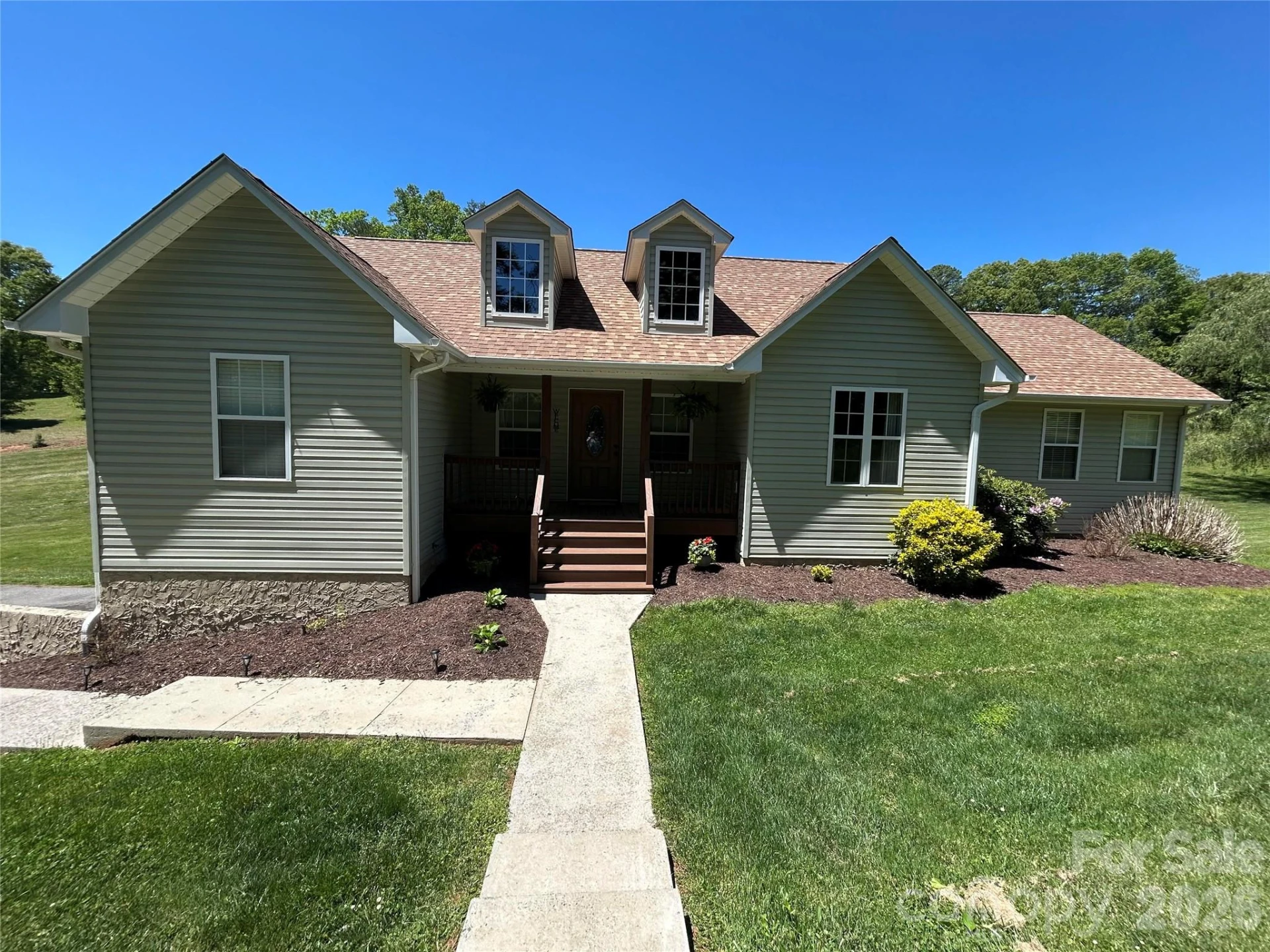 77 Sherry Lane - Photo 2