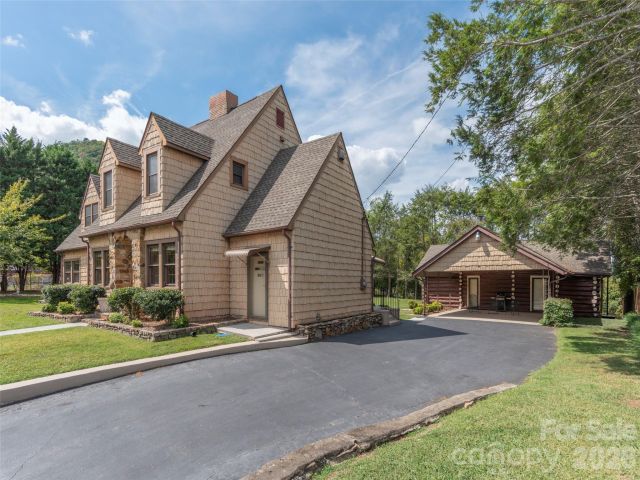 169 Serpentine Avenue, Hot Springs, NC