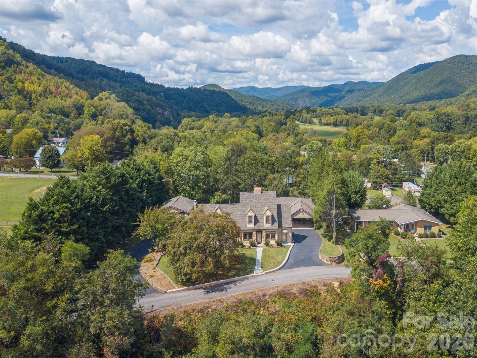 169 Serpentine Avenue - Photo 4