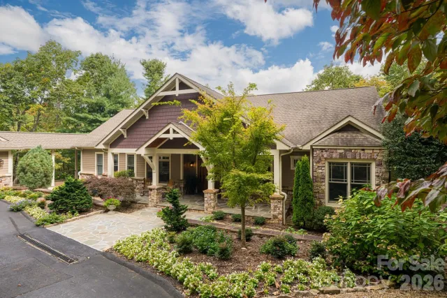 104 Mossridge Court, Flat Rock, NC, 28731