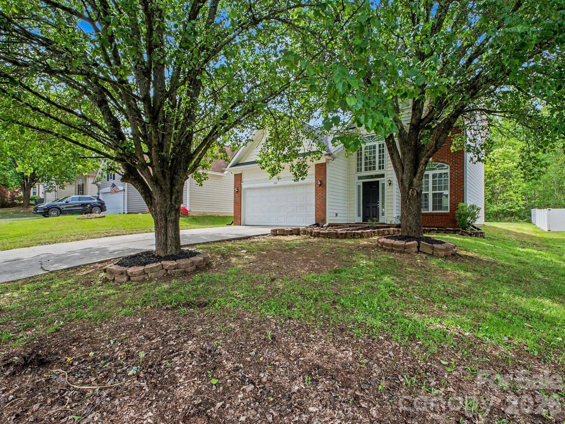 3749 Sipes Lane - Photo 2