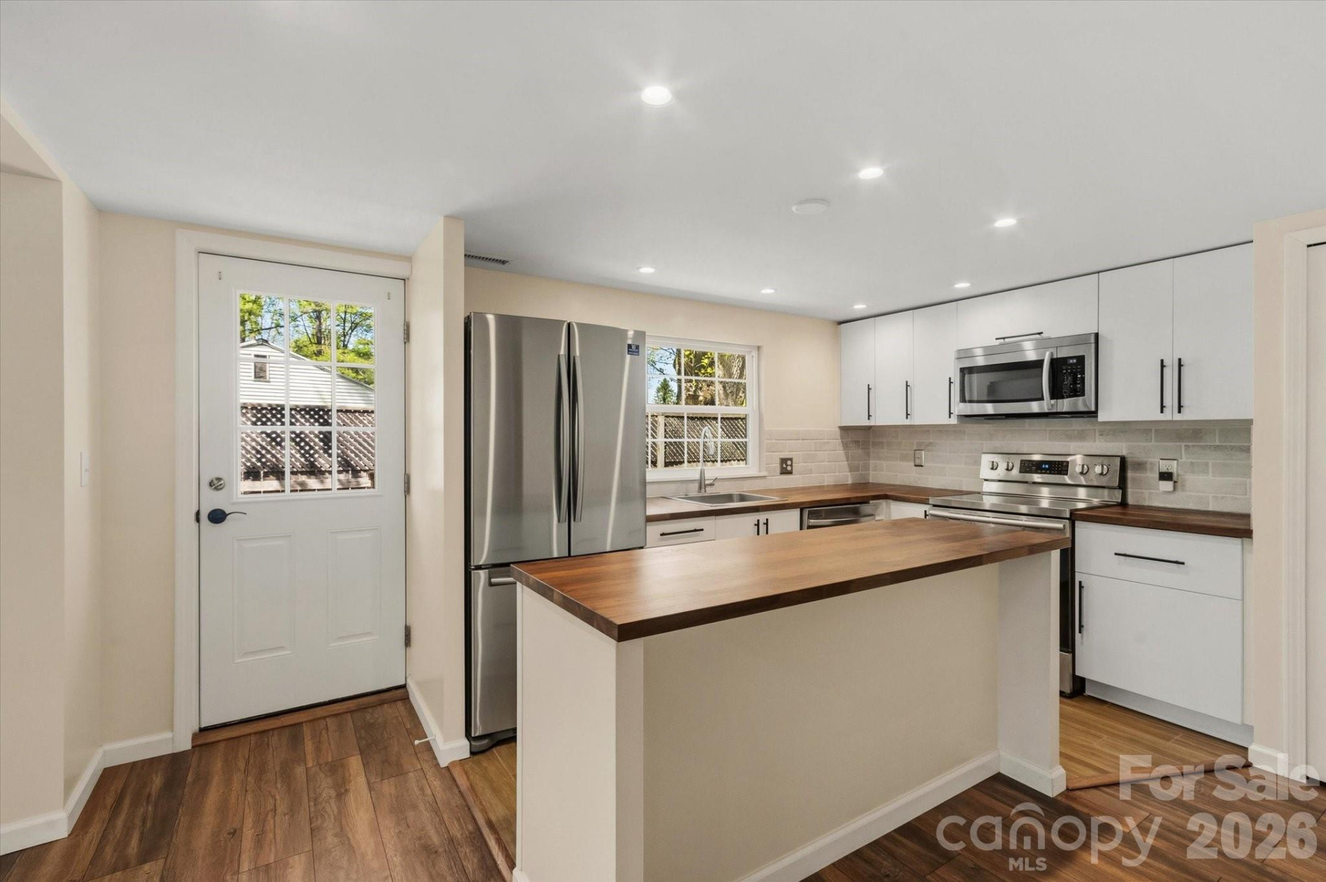 89 Carolina Avenue - Photo 5