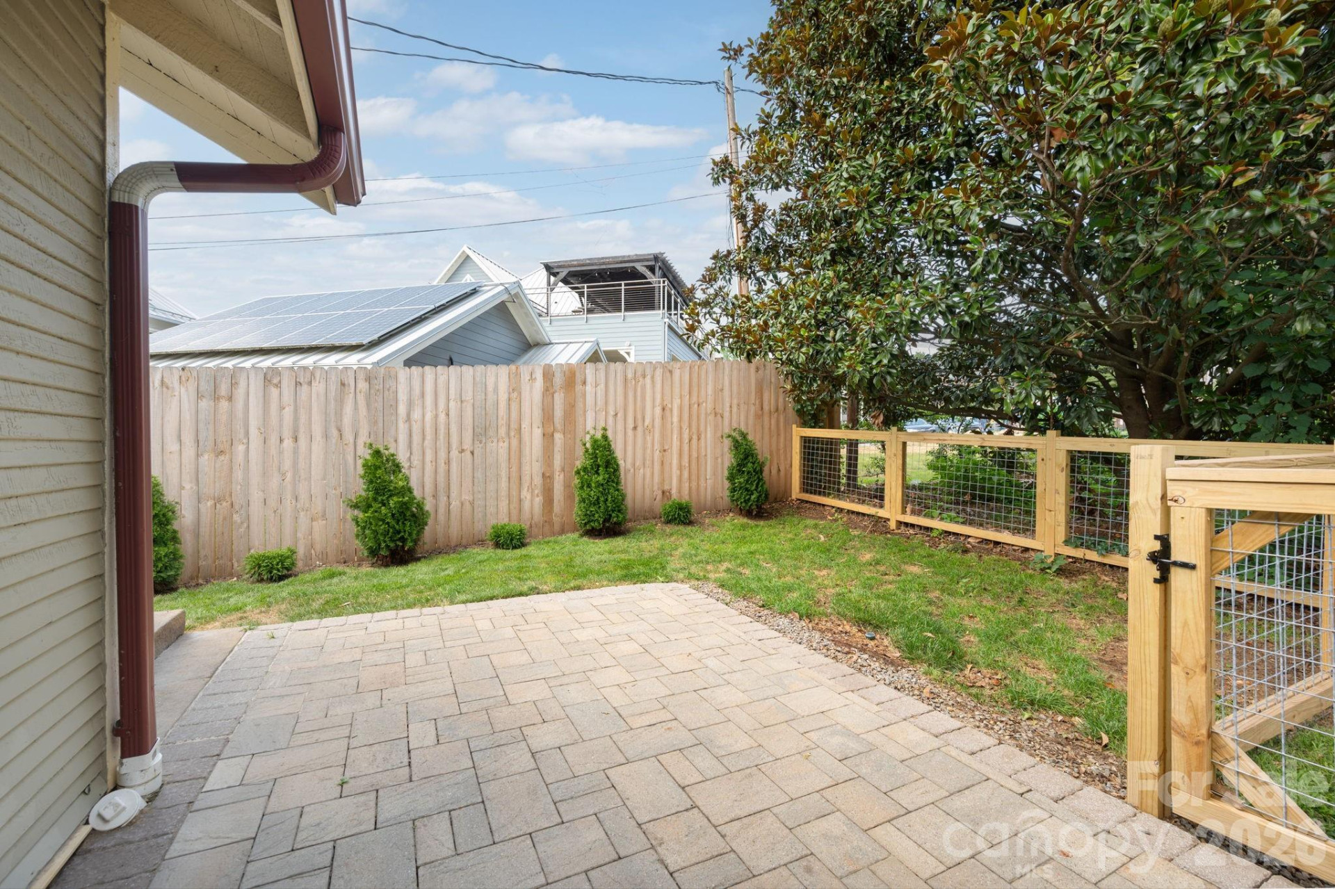 30 Monroe Place - Photo 32