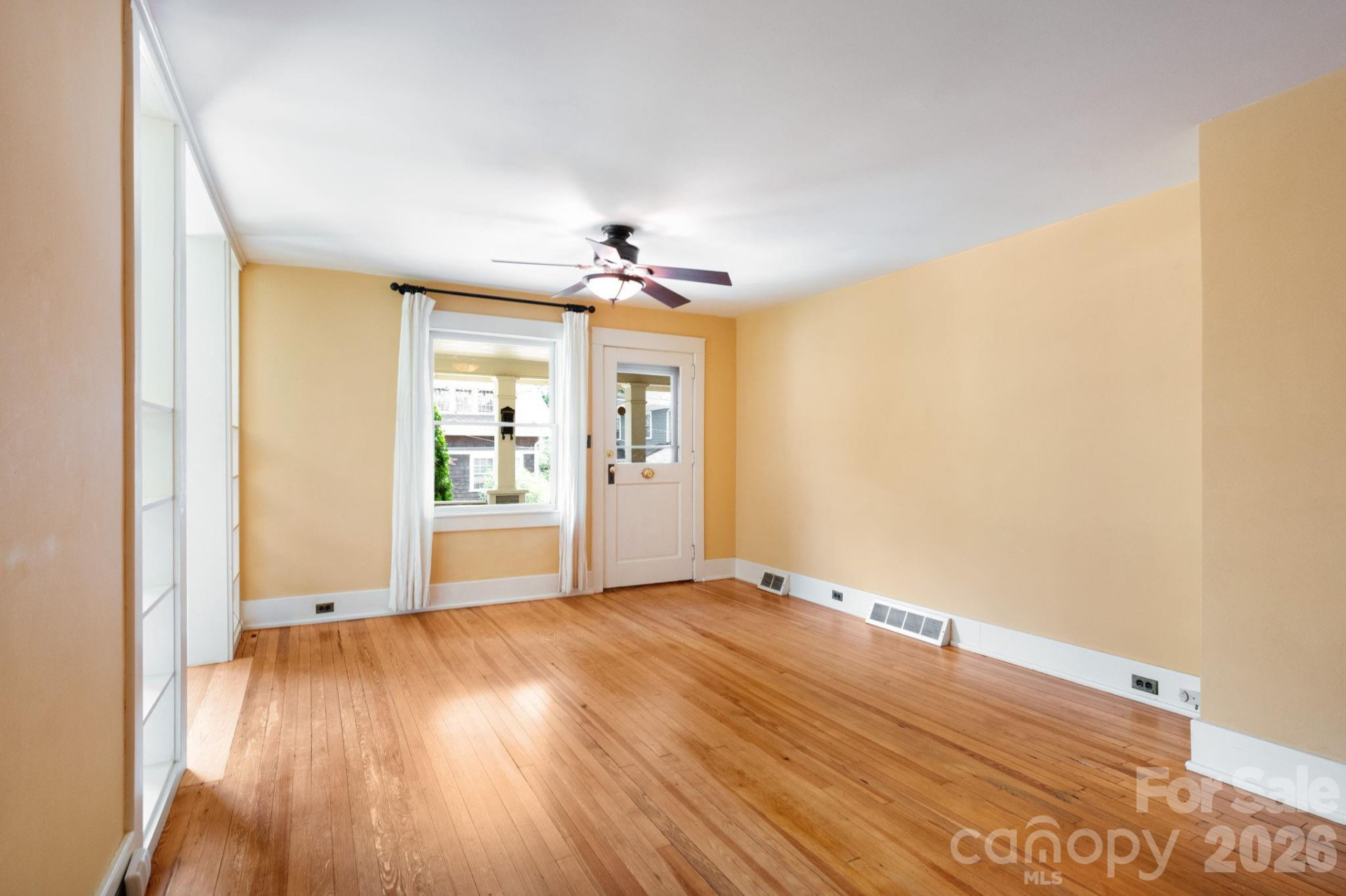 30 Monroe Place - Photo 9