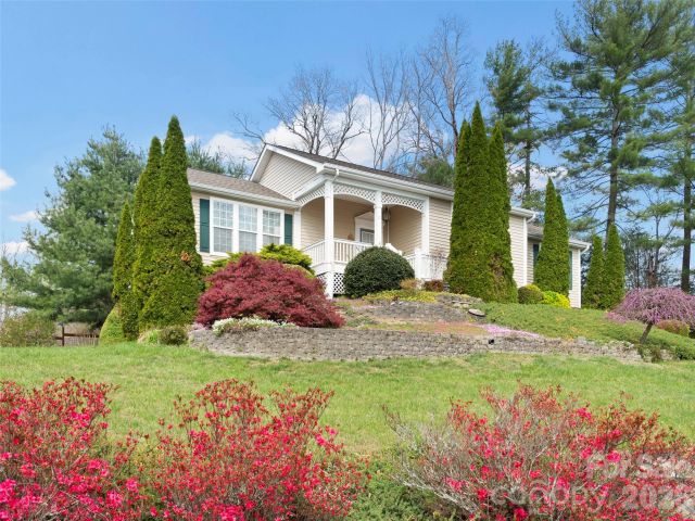 21 Old Applewood Lane