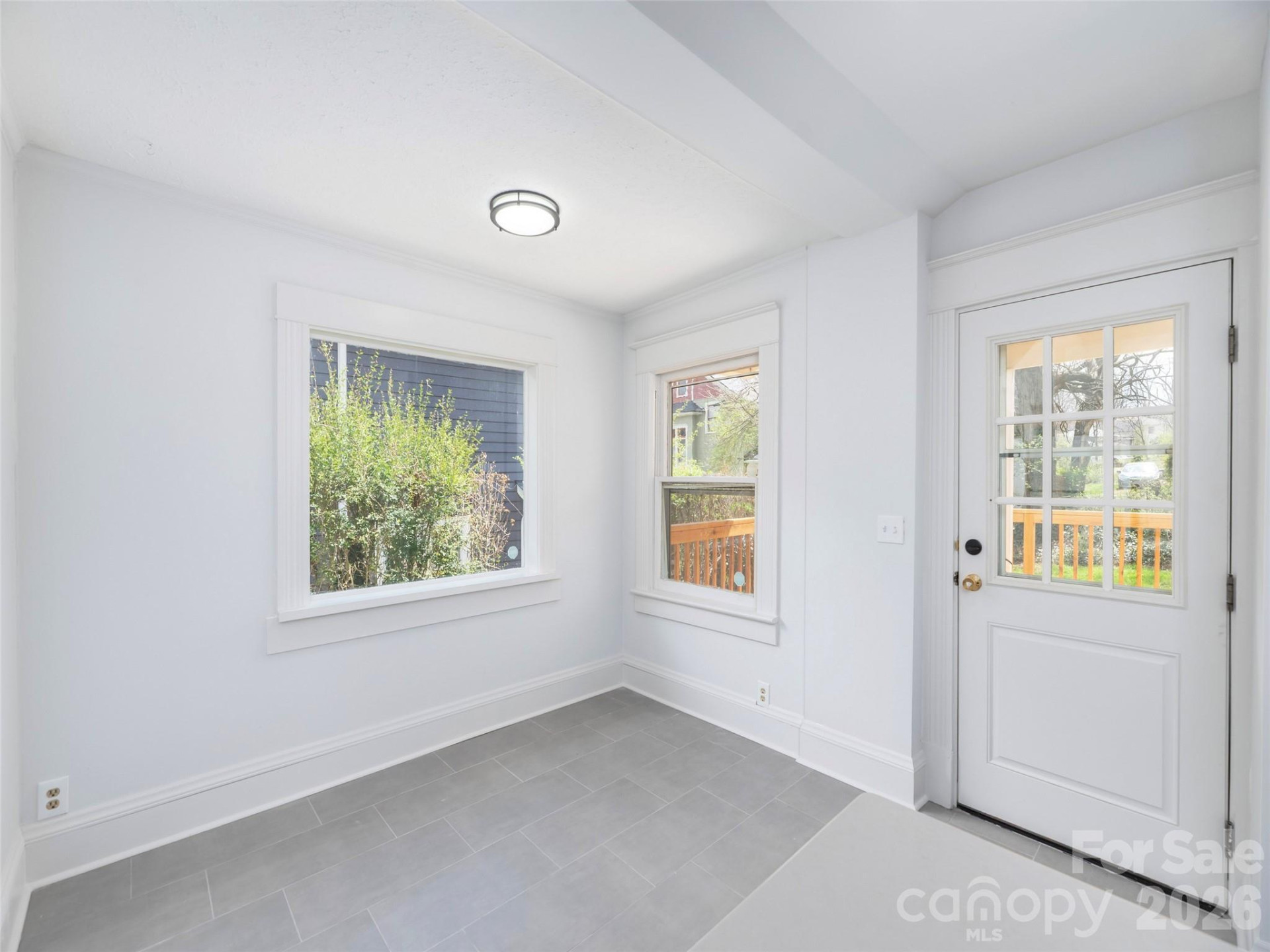 273 Hillside Street - Photo 11
