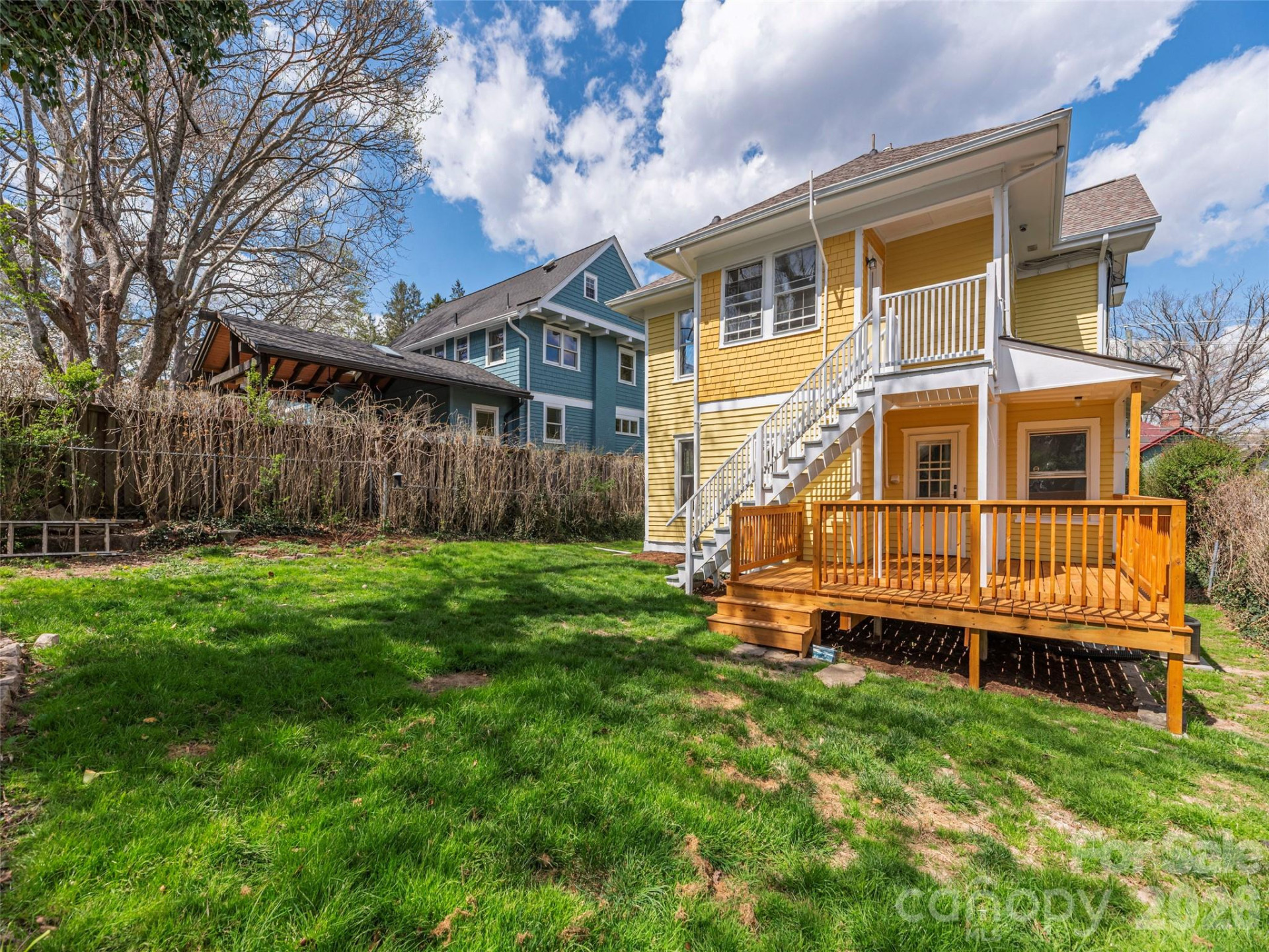 273 Hillside Street - Photo 29