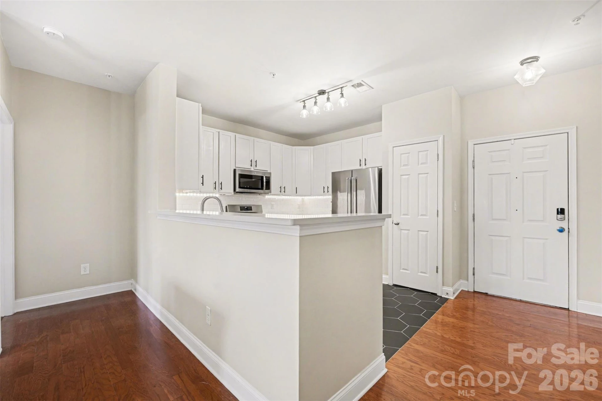 1000 Woodlawn Road #111 - Photo 8