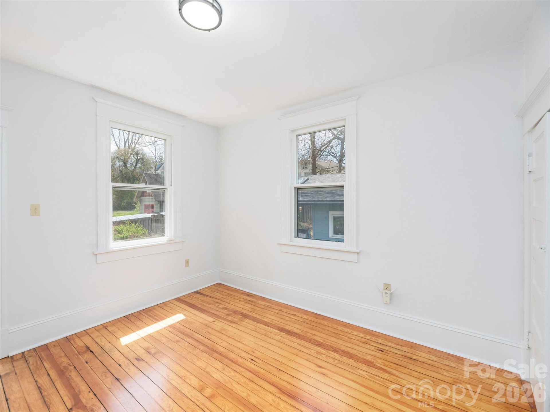273 Hillside Street - Photo 18