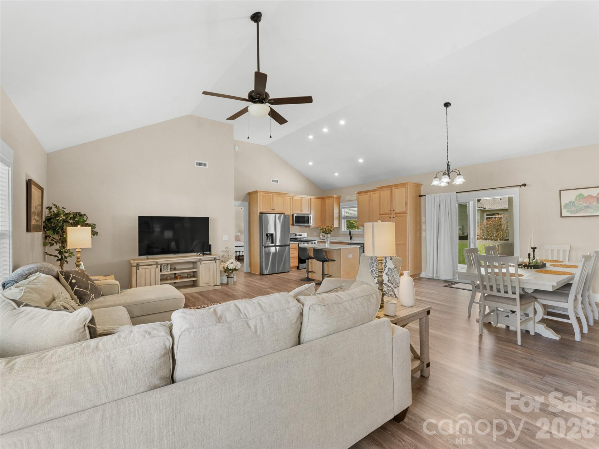 432 Sassafras Drive - Photo 3