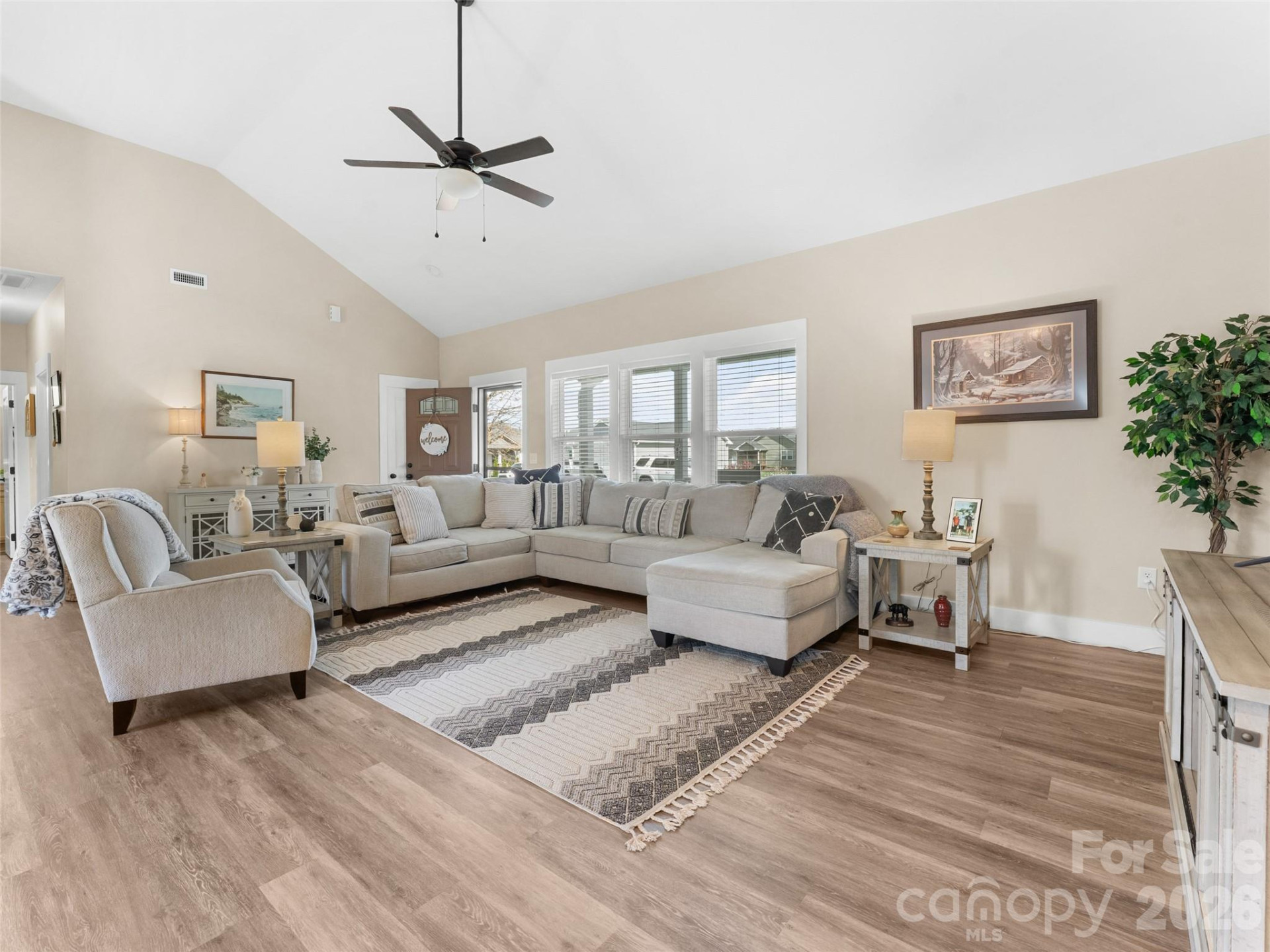 432 Sassafras Drive - Photo 5