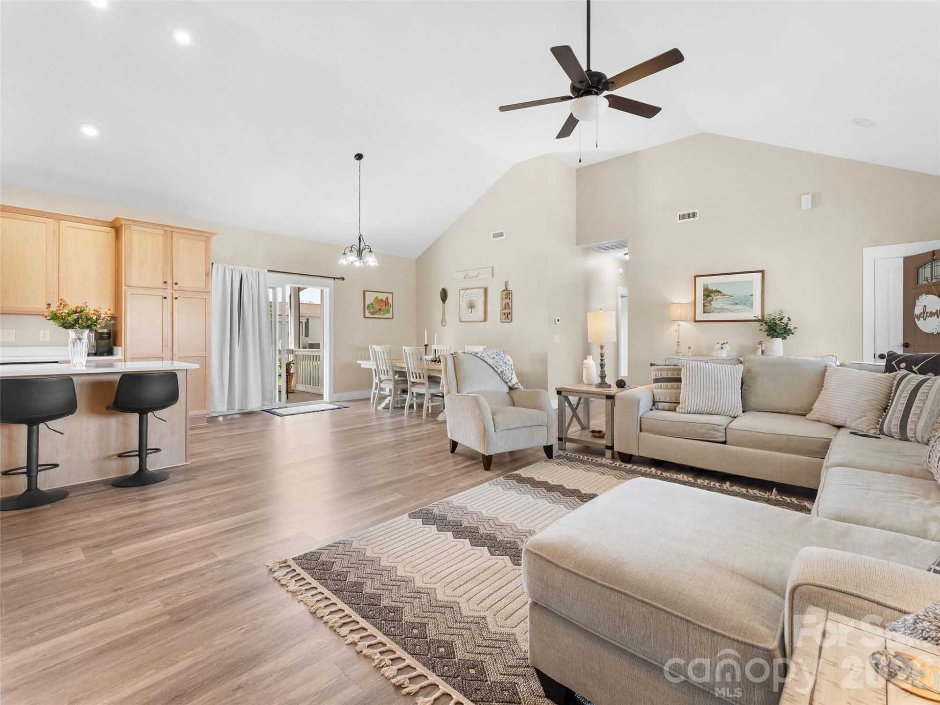 432 Sassafras Drive - Photo 6