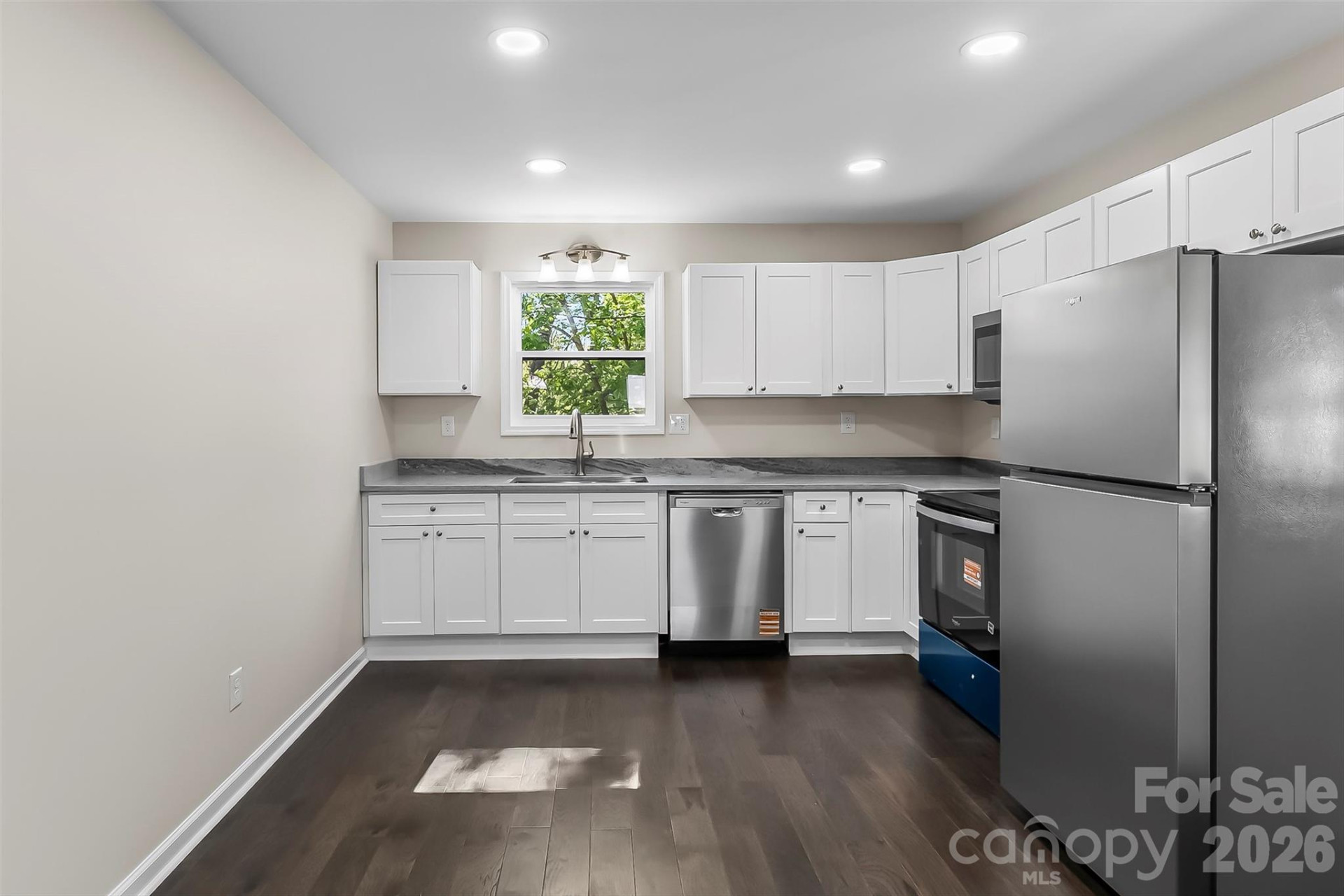 161 Lukin Street - Photo 11