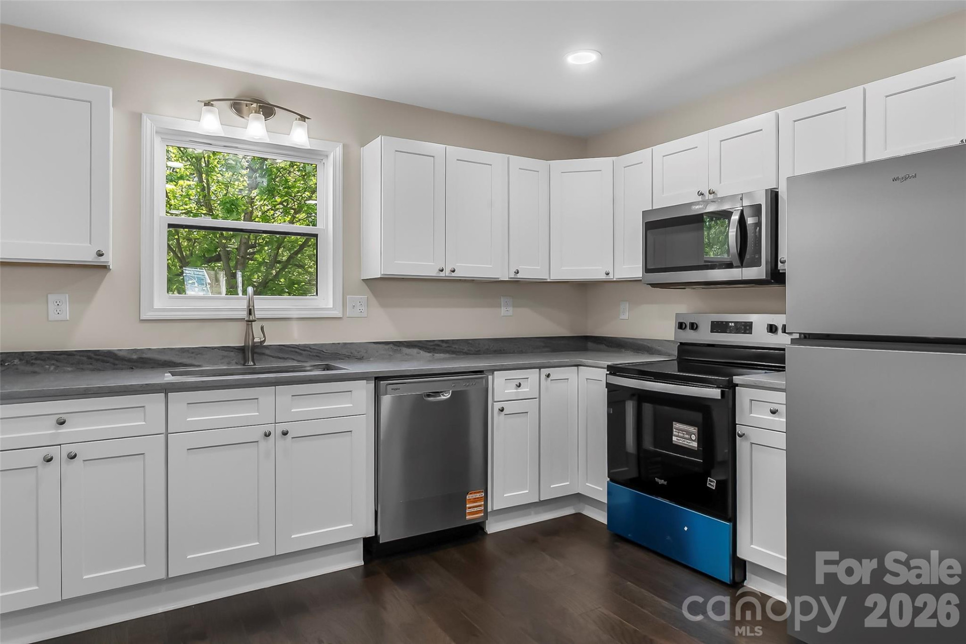 161 Lukin Street - Photo 13