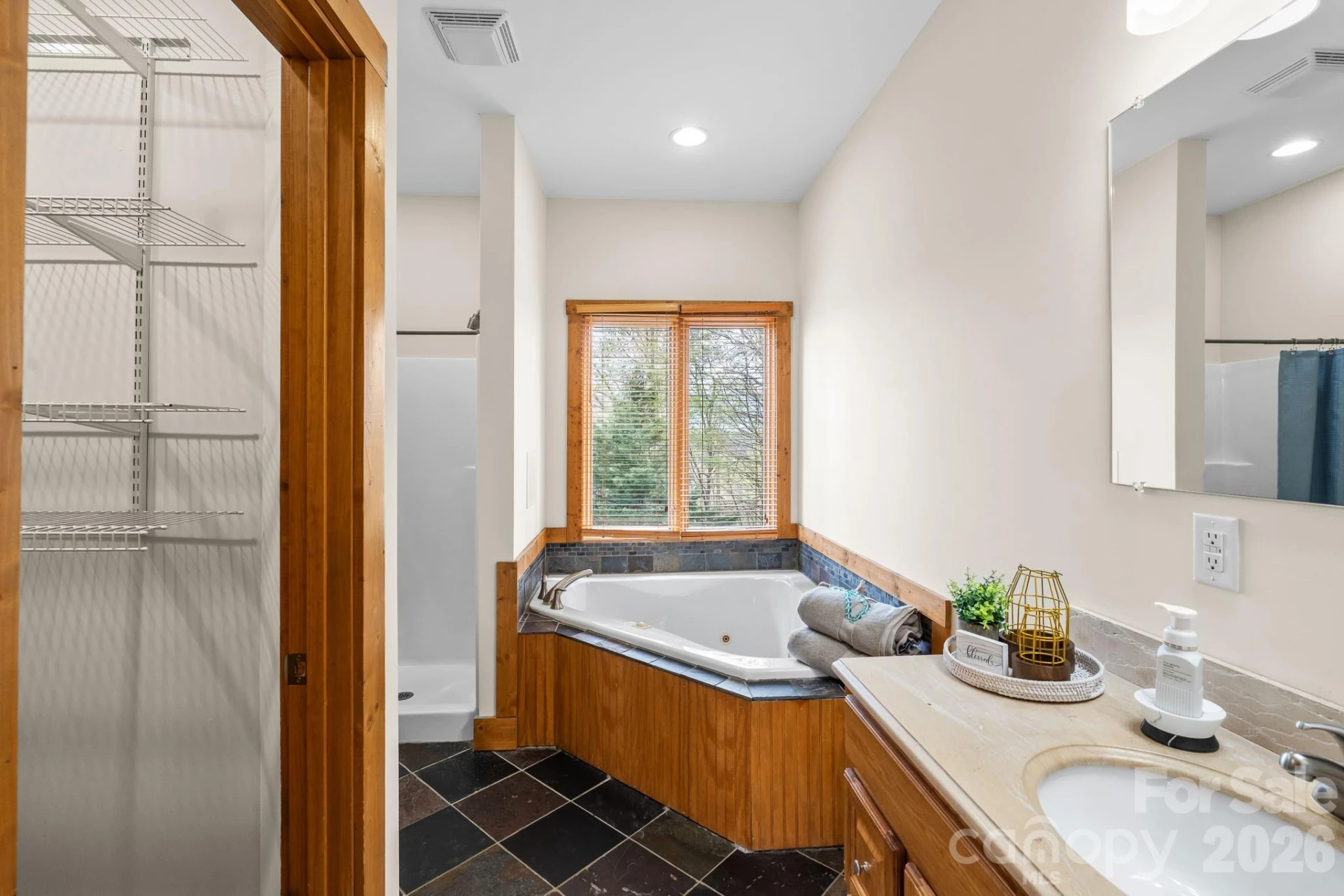 1750 Knollwood Circle - Photo 18