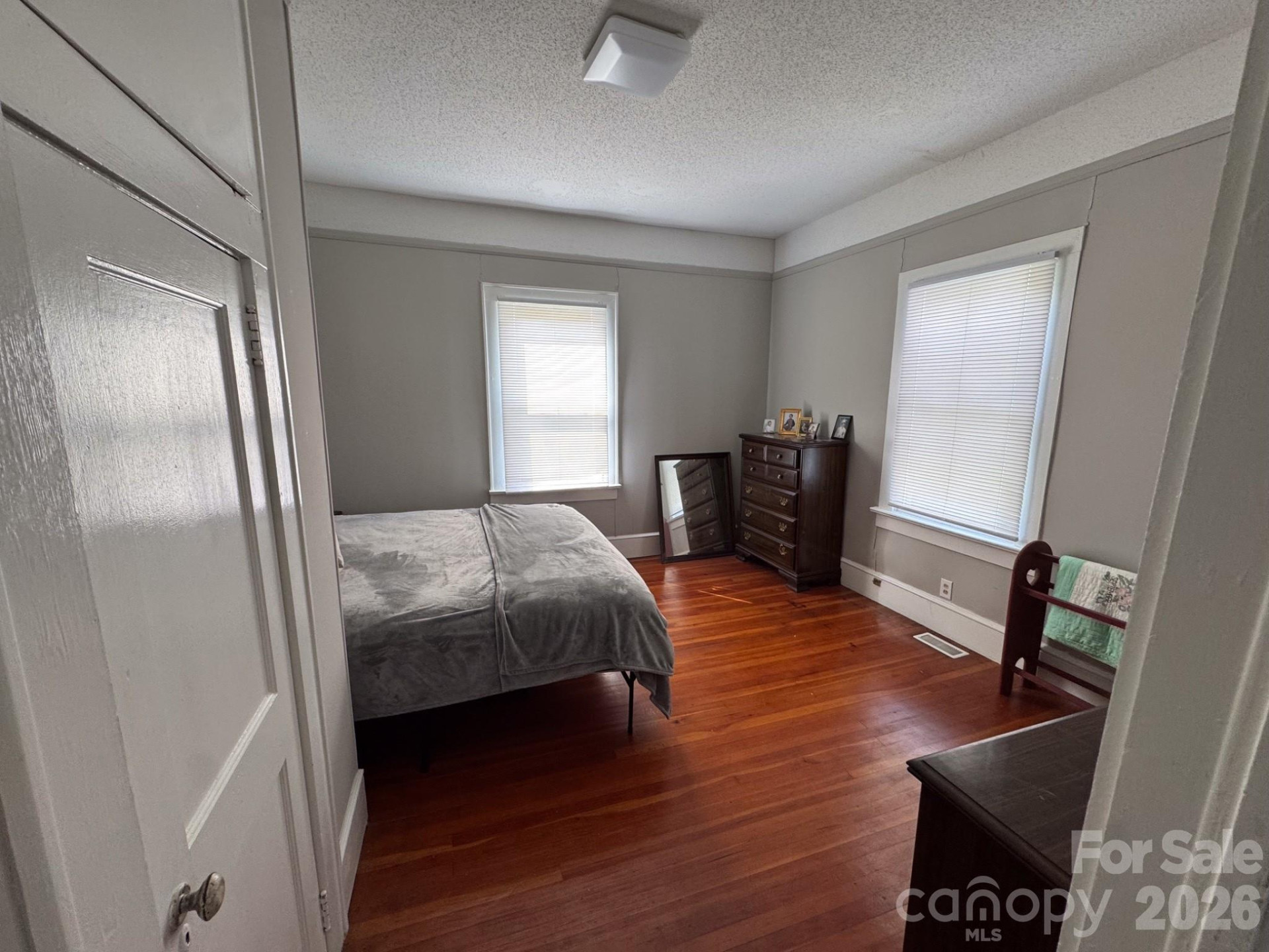 102 6th EM Street - Photo 11