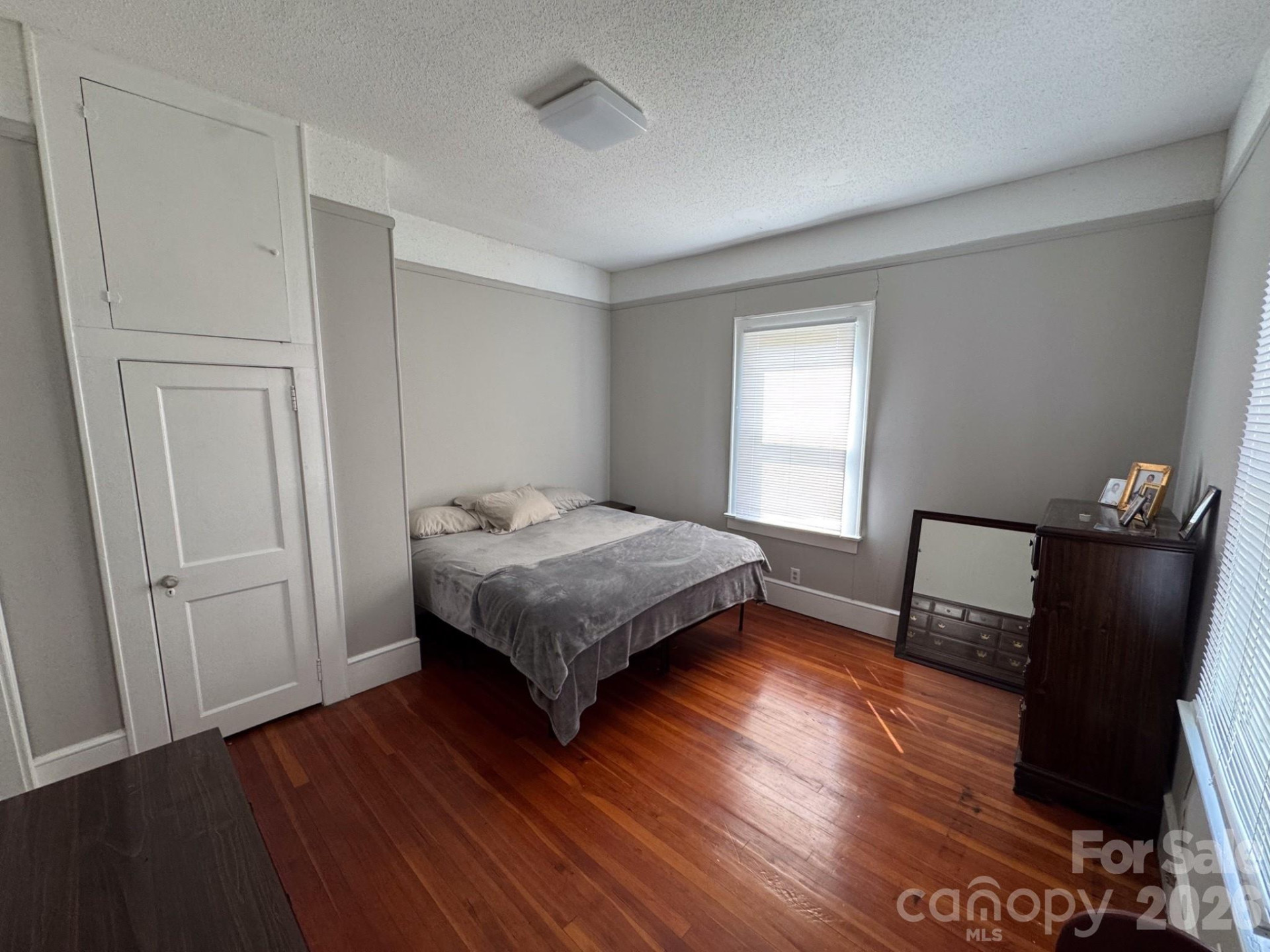 102 6th EM Street - Photo 9