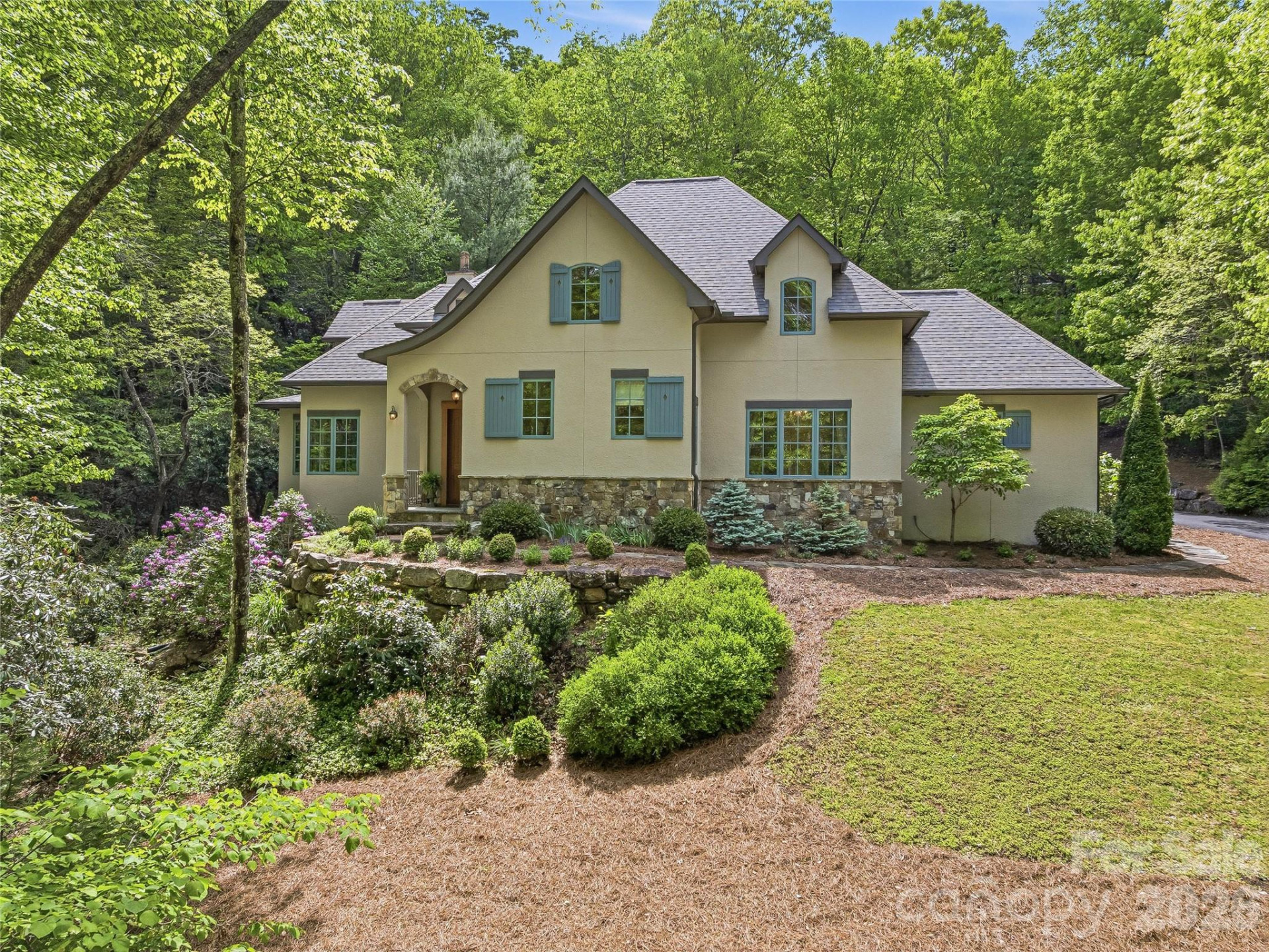 732 Streamside Drive - Photo 3