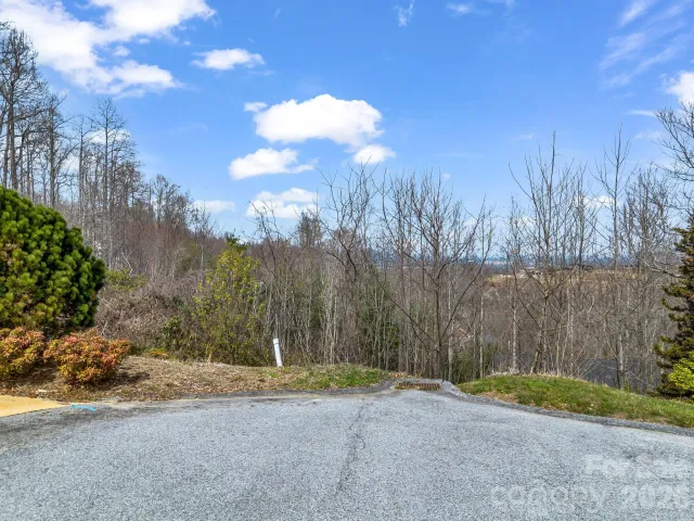 2325 Pommel Road, Hendersonville, NC, 28791