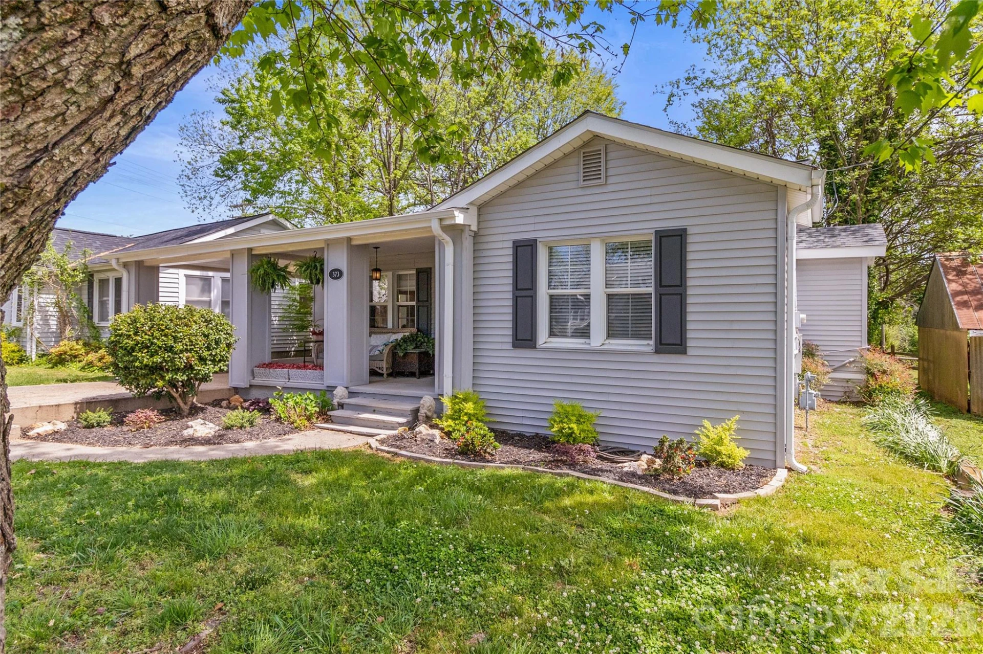 373 Scott Street - Photo 2