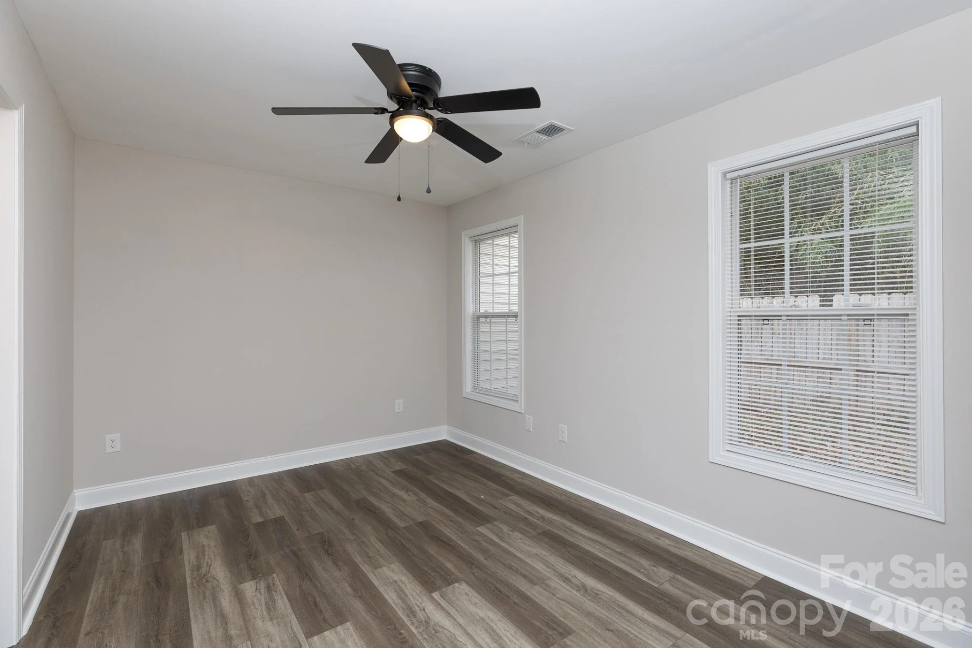 1530 Tiana Way - Photo 12