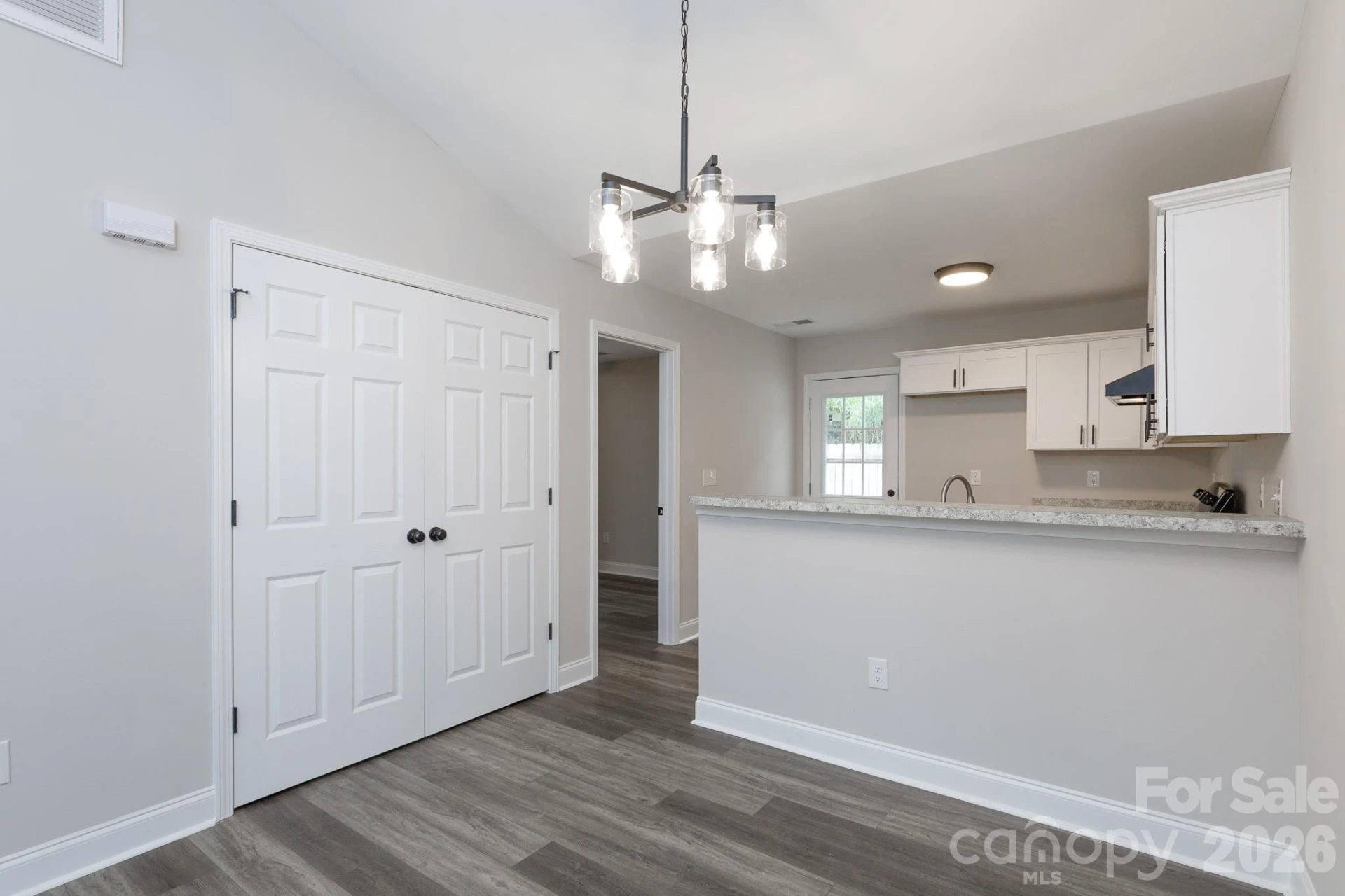 1530 Tiana Way - Photo 3