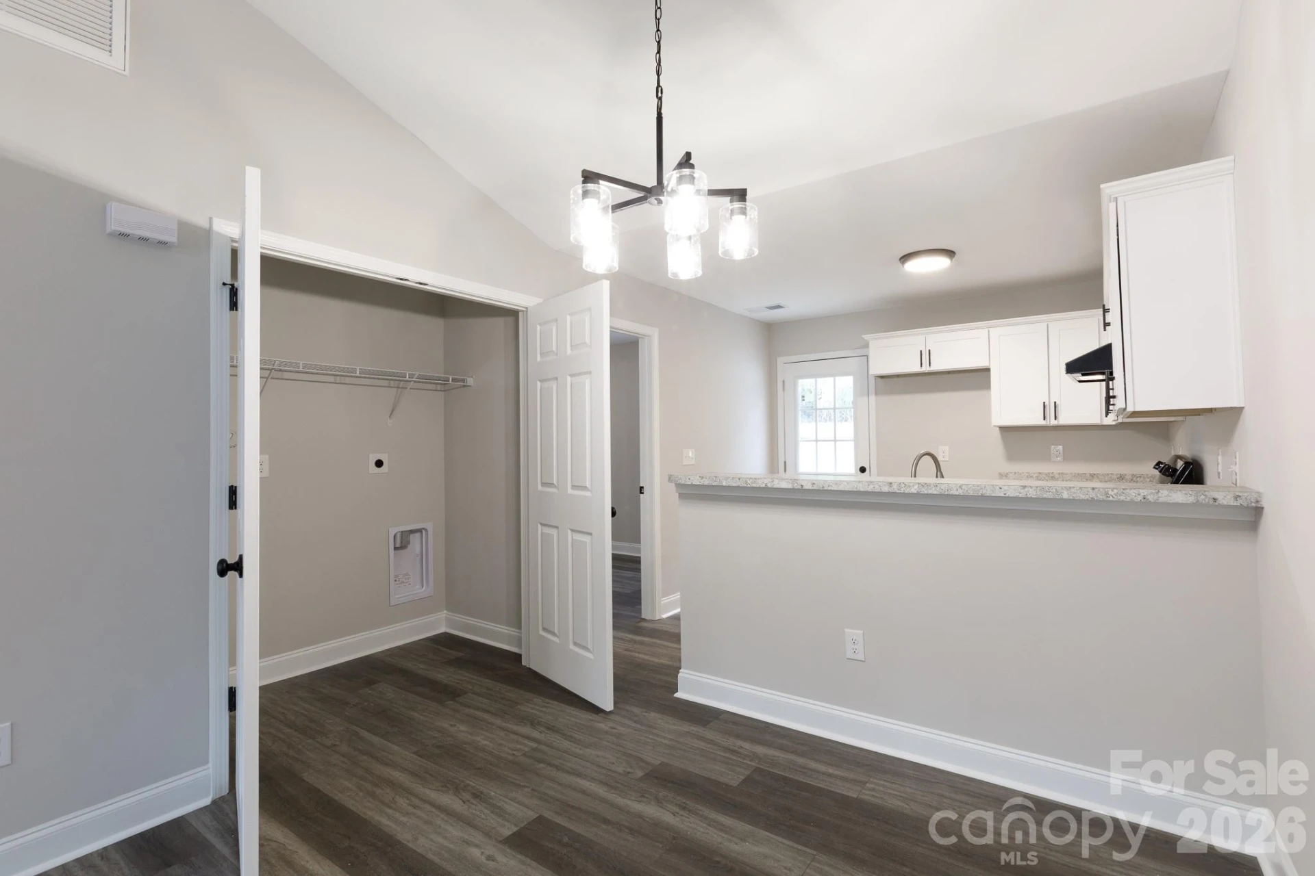 1530 Tiana Way - Photo 4