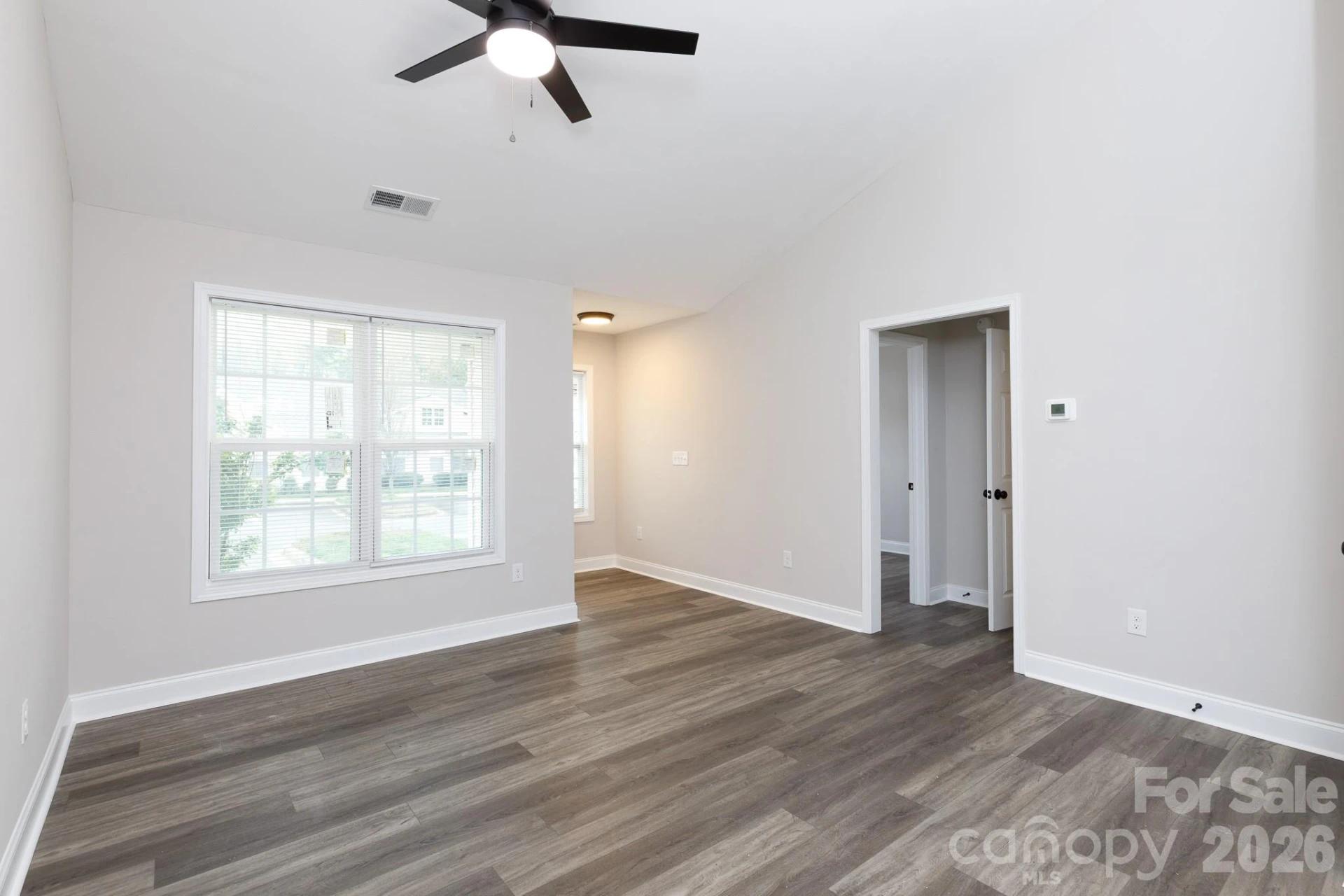 1530 Tiana Way - Photo 5