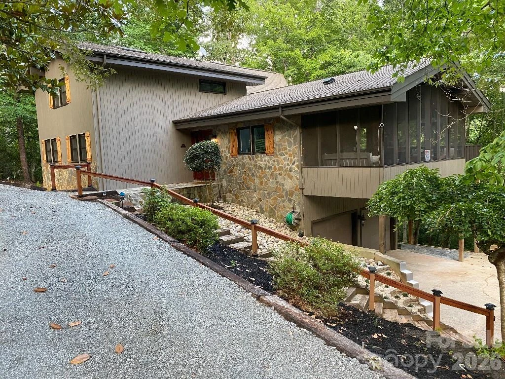 394 Jonathan Lane - Photo 3